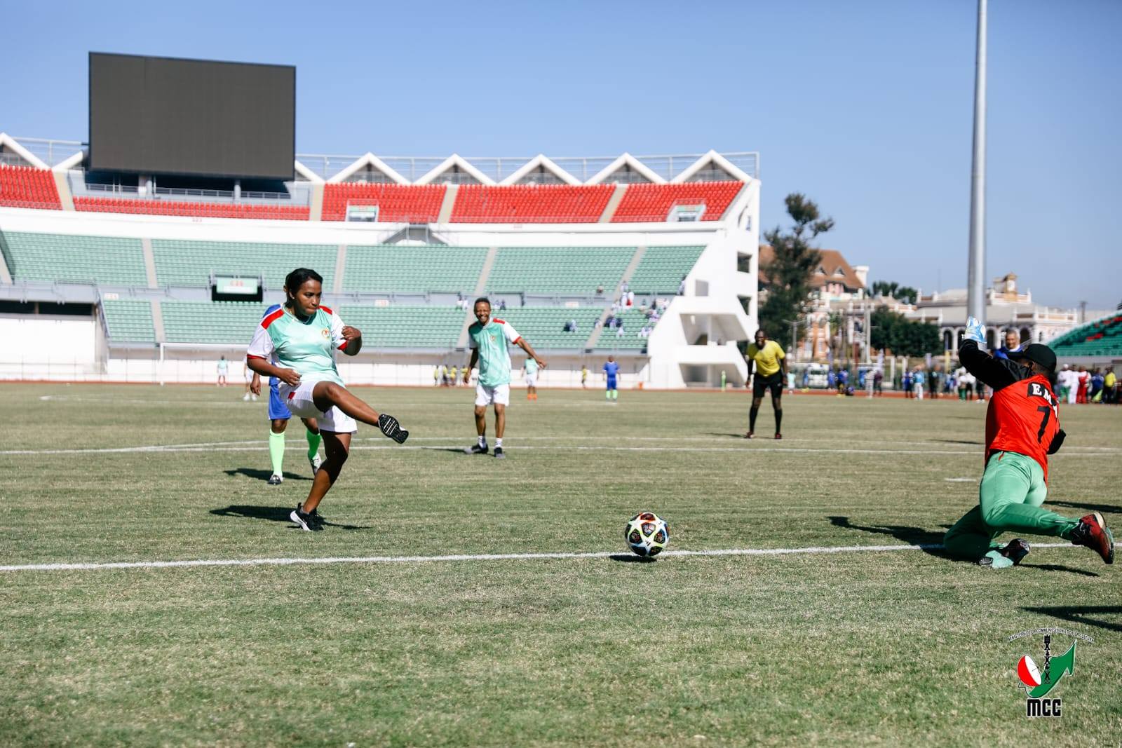 LALAO ARA-PANATANJAHANTENA NIALOAVANA DIABE TEO AMIN' NY TSANGAMBATO AN'I AMBOHIJATOVO NIHAZO NY KIANJAN' I BAREA MAHAMASINA