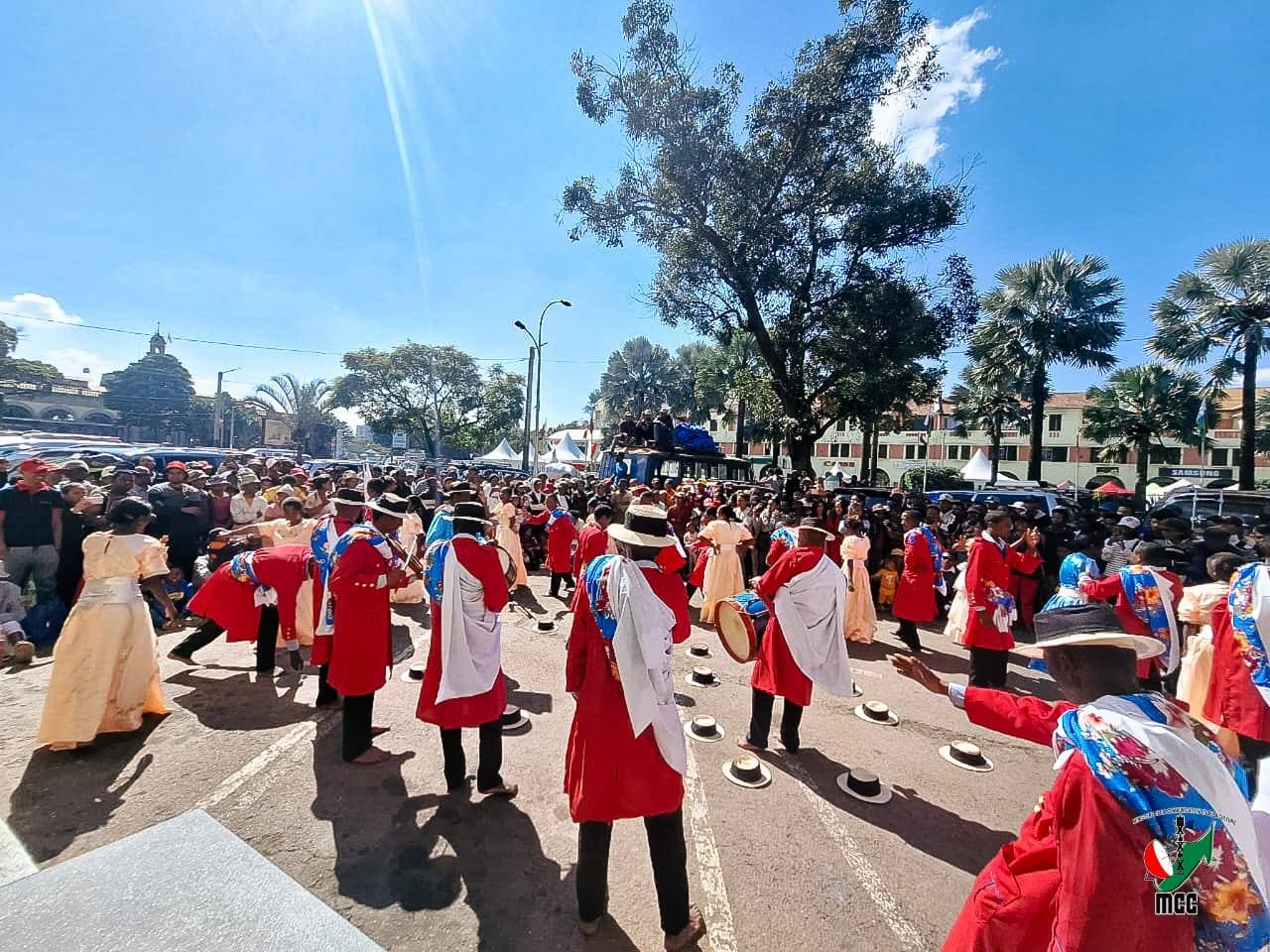 HETSIKA ARA-KOLOTORALY TAFIDITRA AO ANATIN' NY FETIN' NY MOZIKA