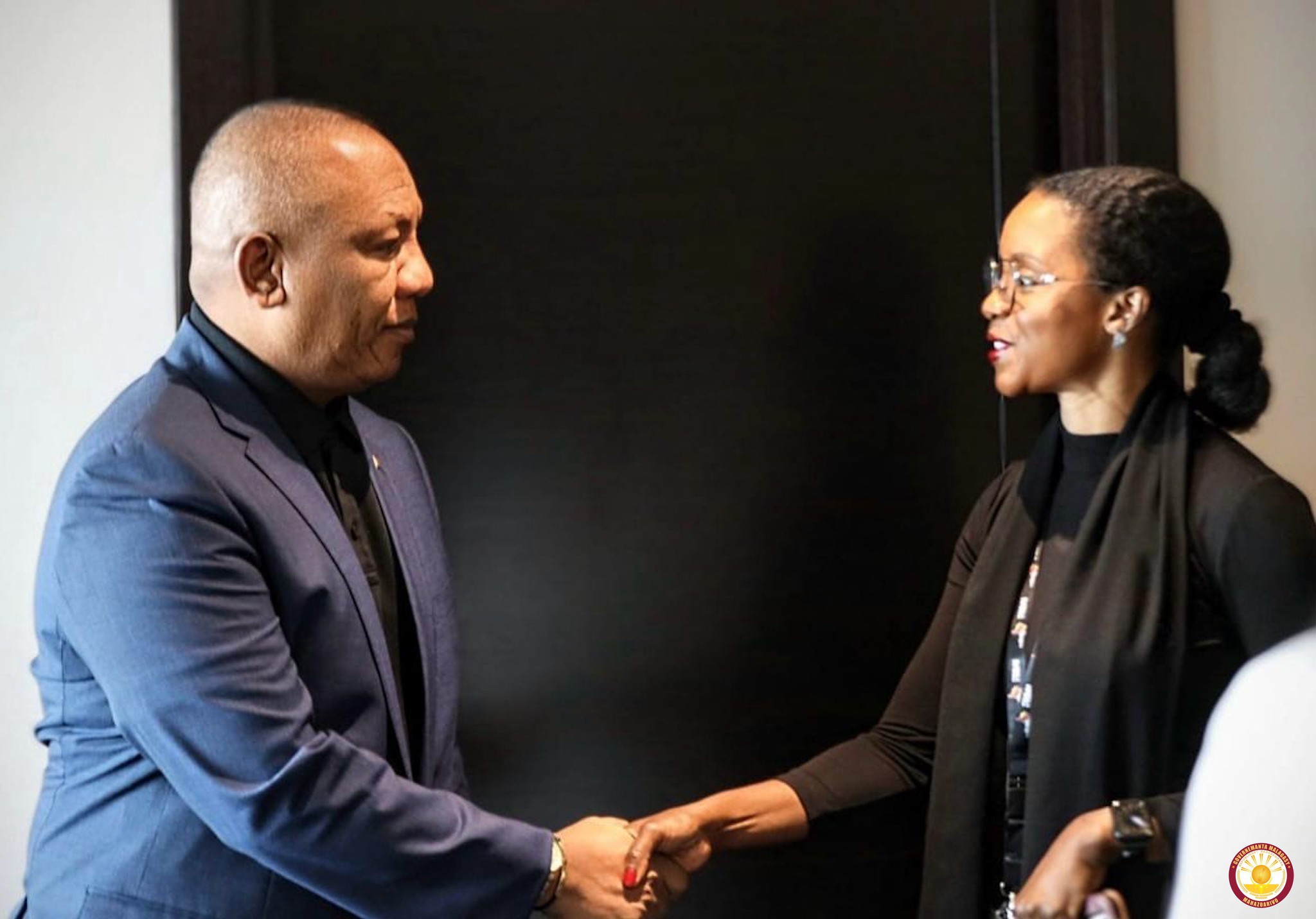 FAMPIDIRANA AN' I MADAGASIKARA AO AMIN' NY TONTOLON' NY FAMPIROBOROBOANA NY INDOSTRIA AVO LENTA