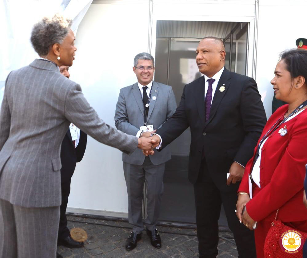 FIFANDRAISANA ARA-BAROTRA EO AMIN' I MADAGASIKARA SY ETAZONIA