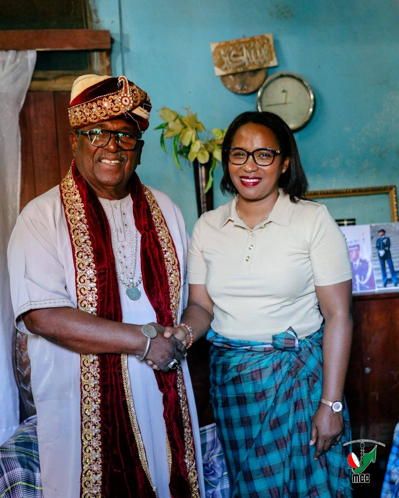 TONGA NITSIDIKA NY RAY AMAN-DRENY ARA-DRAZANA " MPANJAKA ISSA TSIMIARO III ", NY MINISITRY NY SERASERA SY NY KOLONTSAINA, RAMATOA MARA VOLAMIRANTY DONNA