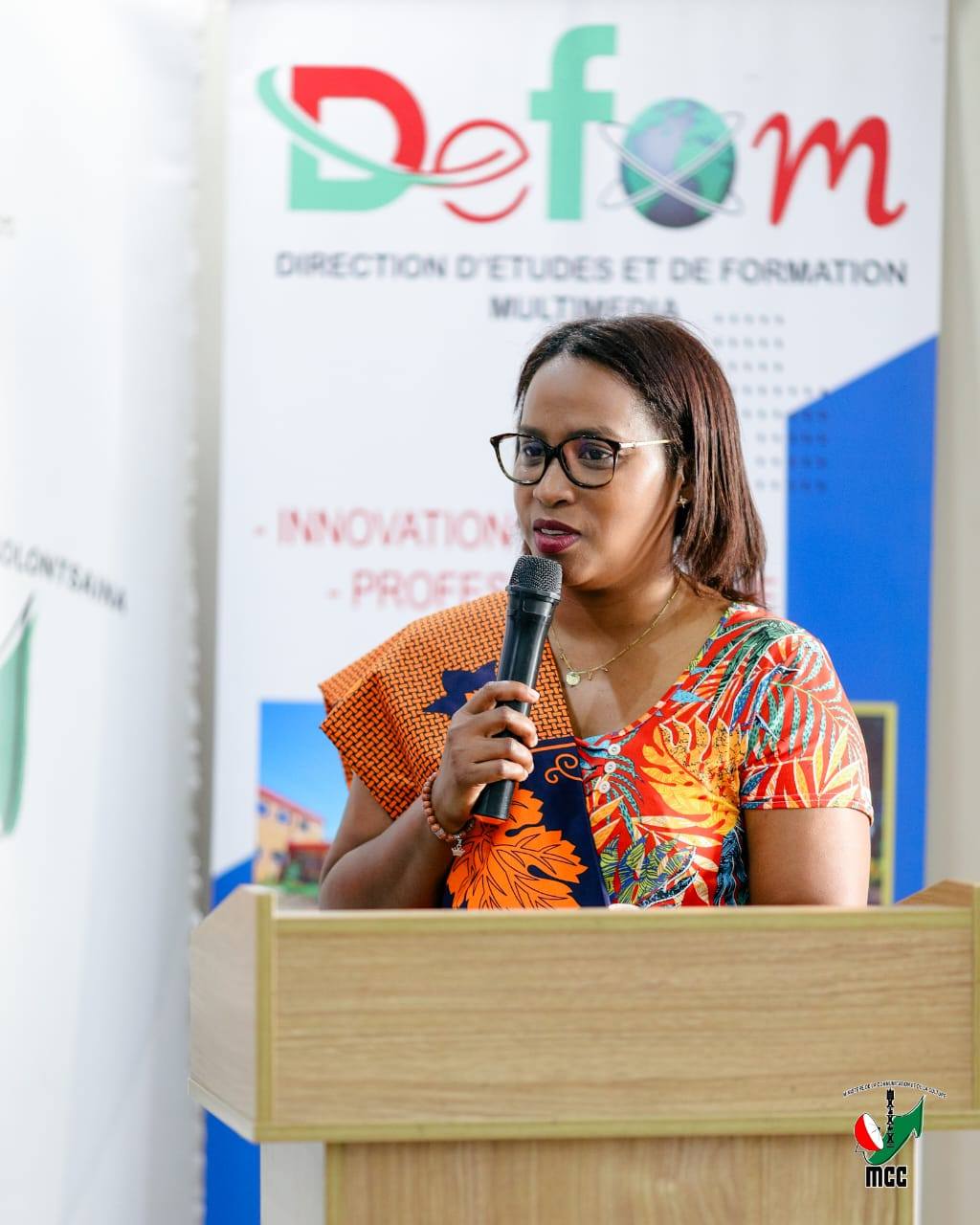 MITOHY HATRANY NY FAMPITAOVANA ATAON' NY FITONDRAM-PANJAKANA HO AN' IREO RAFITRA ENY IFOTONY