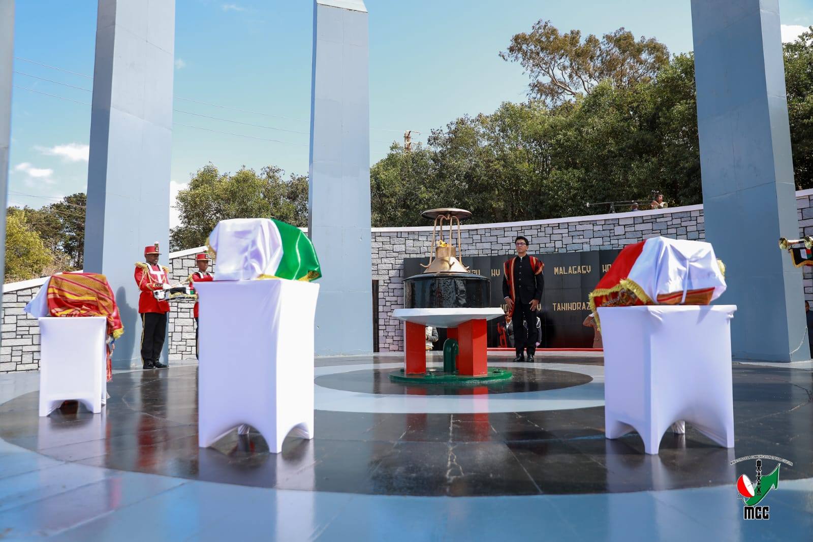 AMIN' NY MAHA SINGA ARA-KOLONTSAINA NY KABESO DIA MITANA TOERANA LEHIBE EO AMIN' NY FANOMEZAN-DANJA NY HAREMBAKOKA NY FAMERENANA AZY AMIN'NY TOERANA NIAVIANY