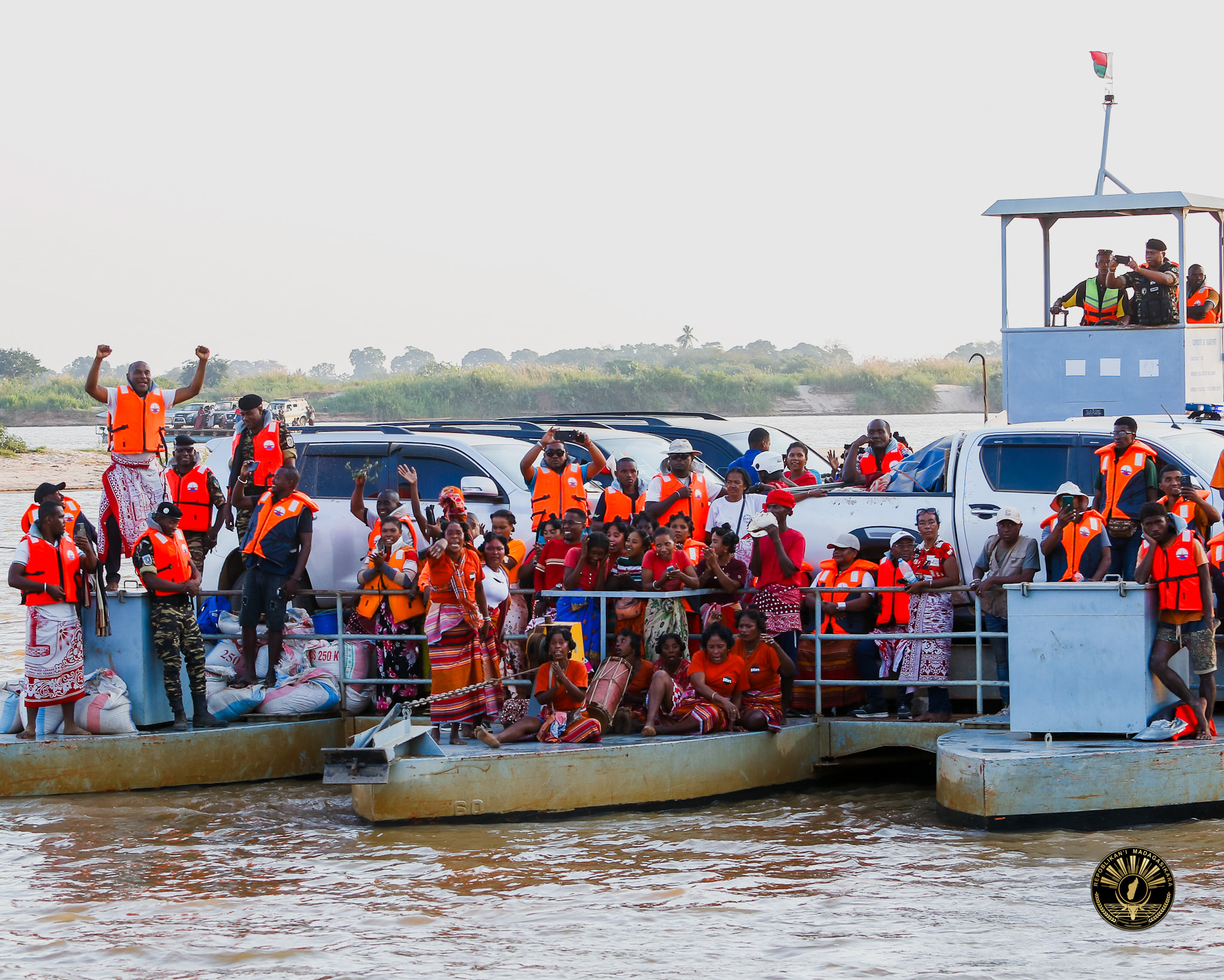 NY FANDRAISAN' NY VAHOAKAN' NY FARITRA MENABE NY KABESON' NY AMPANJAKA TOERA SY IREO MPITARI-TAFIKA ROA LAHY