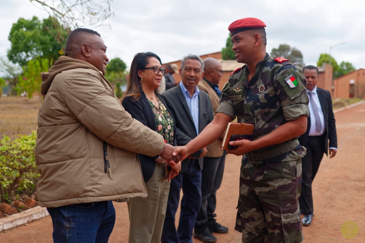 NIJERY IFOTONY NY OLAN' NY MPIANATRA TENY AMIN' NY SEKOLY AMBONY POLYTEKNIKA VONTOVORONA SY NY ONIVERSITEN' ANKATSO NY KOLONELY RAMPANARIVO SOLOFONIAINA THIERRY