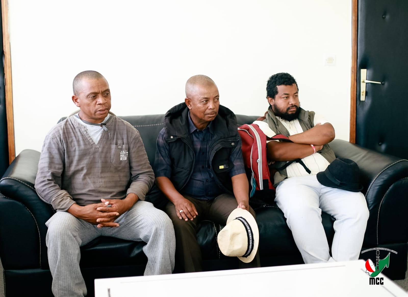 MIANDRANDRA FOTODRAFITR' ASA LEHIBE KOKOA IREO MPANAO HIRAGASY