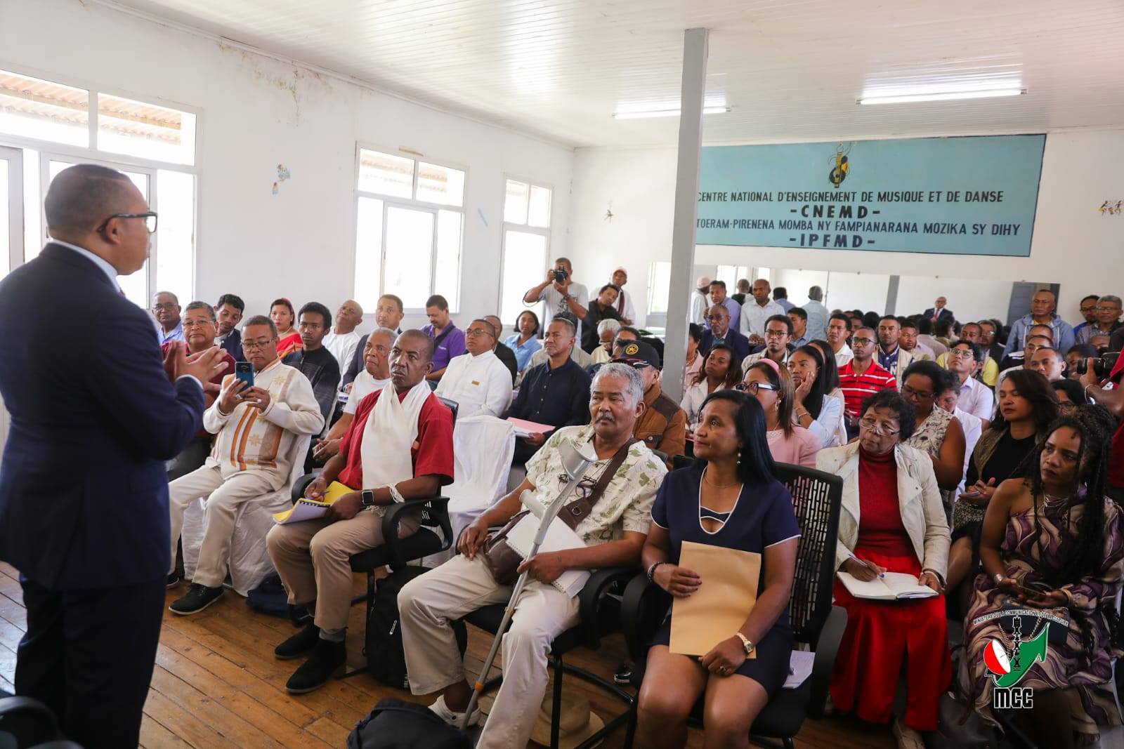 FAKAN-KEVITRA ARA-KOLONTSAINA EO AMIN' NY SOKAJY HAREM-BAKOKA