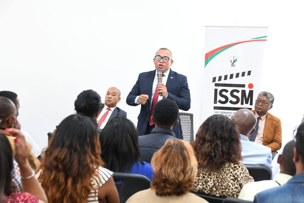 FAKAN-KEVITRA ARA-KOLONTSAINA EO AMIN' NY SOKAJY SARIMIHETSIKA SY FAMOKARANA SARIMIHETSIKA