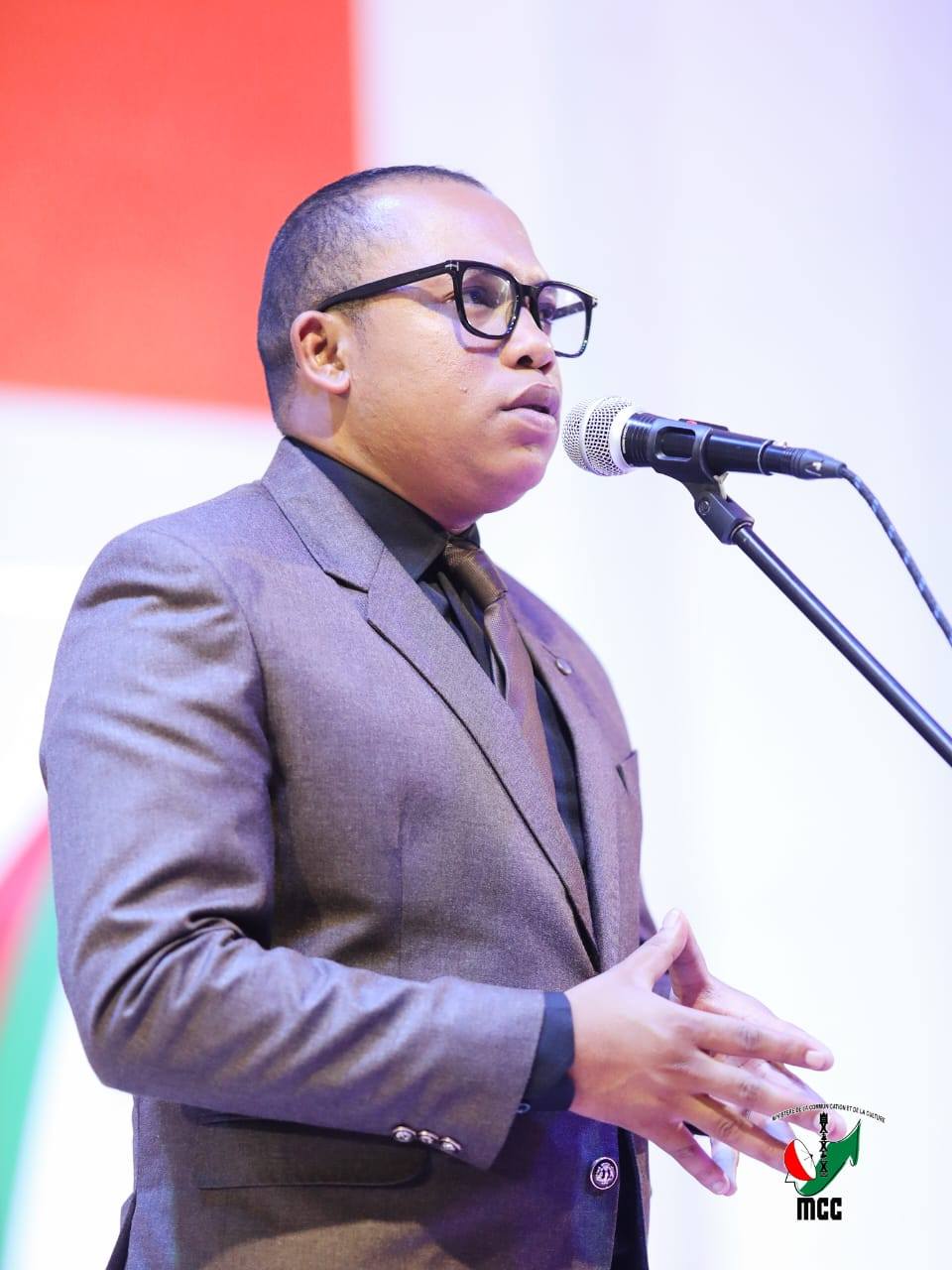 TONTOSA ANDROANY IHANY KOA NY FAMINDRAM-PAHEFANA TEO AMINA TOMPON' ANDRAIKITRA AMBONY MIISA TELO VOATENDRY ETO ANIVON' NY MINISTERAN' NY SERASERA SY NY KOLONTSAINA ARAKA NY FILAN-KEVITRY NY MINISITRA NY ALAROBIA 19 NOVAMBRA 2025