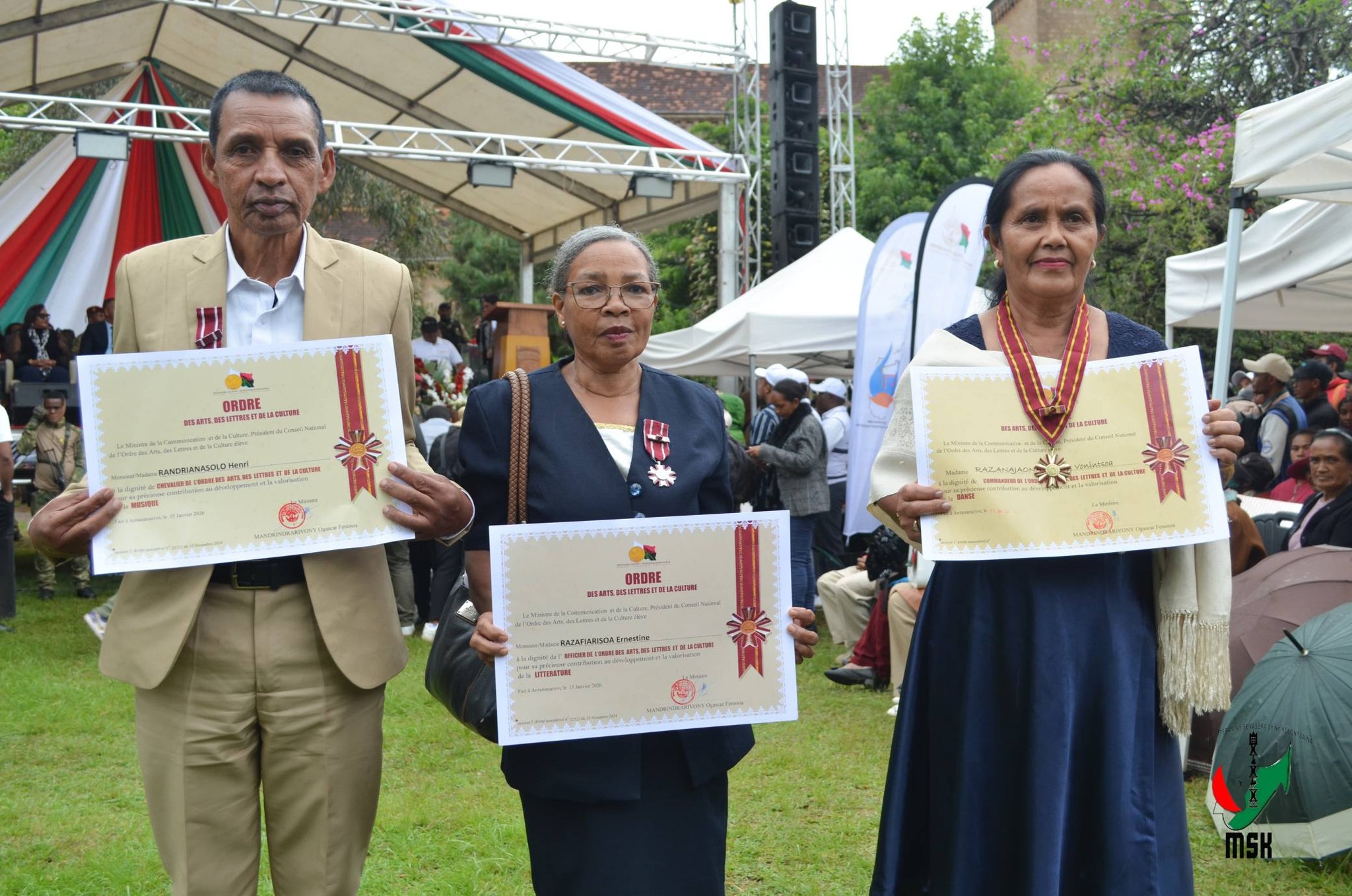 ENDRIKA HITA MASO FANKASITRAHANA NY EZAKA VITAN' NY MPISEHATRA ARA-KOLONTSAINA SADY FAMPIRISIHANA AMIN' NY TSARA KOKOA HATRANY NY MARI-BONINAHITRY NY KANTO