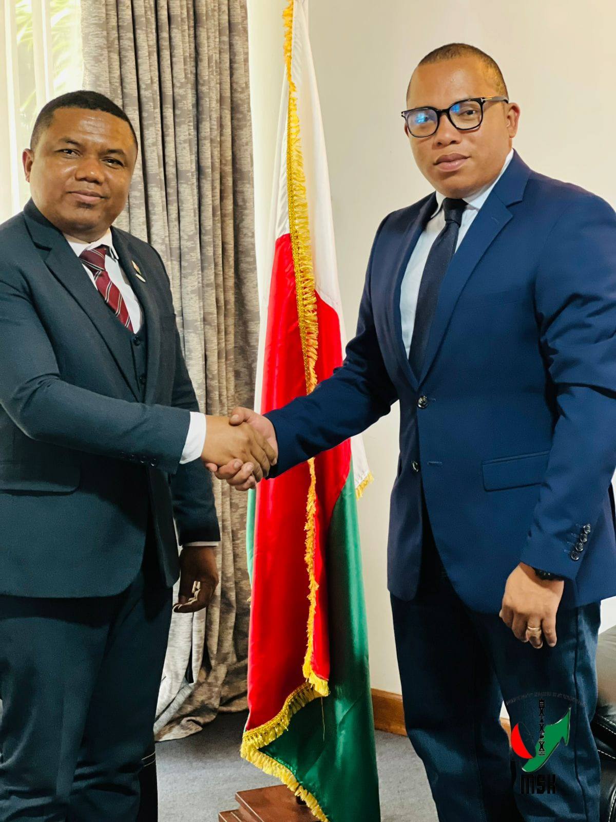 HITARIKA IREO MPIARA-MIASA AMINY HANAO FANAMBARAM-PANANANA ENY ANIVON' NY BIANCO NY MINISITRY NY SERASERA SY NY KOLONTSAINA