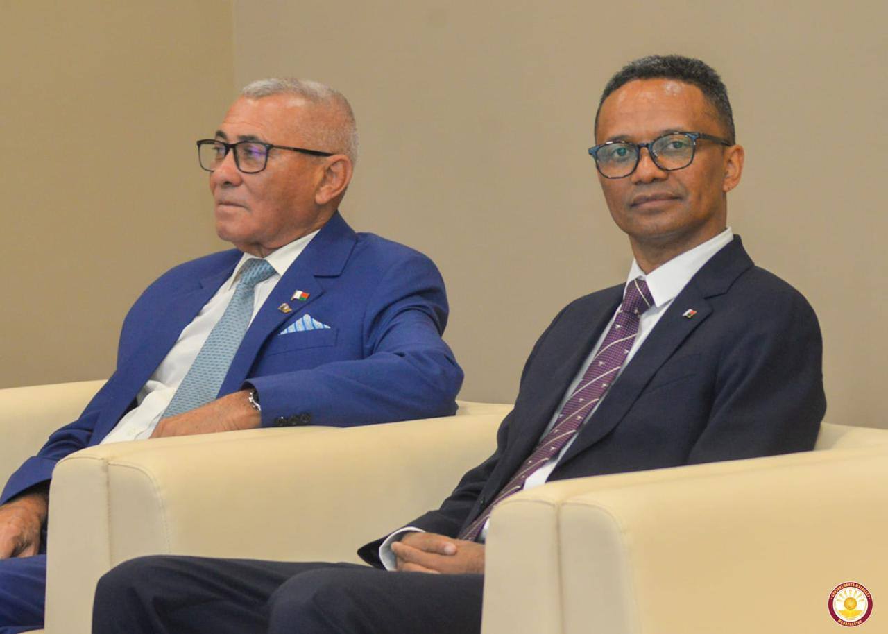 MIGADONA ETO MAGADASIKARA NY FILOHAN' NY REPOBLIKAN' I SEYCHELLES SY RAMATOA VADINY