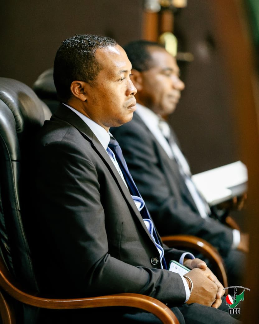 TONGA NANATANTERAKA FITSIDIHINA ARA-POMBA PANJAKANA NY MINISITRY NY SERASERA SY NY KOLONTSAINA MARA VOLAMIRANTY DONNA TETSY AMIN' NY BIRAO FIASANY NY AMBASADAORIN' I AFRIKA ATSIMO CHABANE KHAZAMULA MIASA SY MONINA ETO MADAGASIKARA