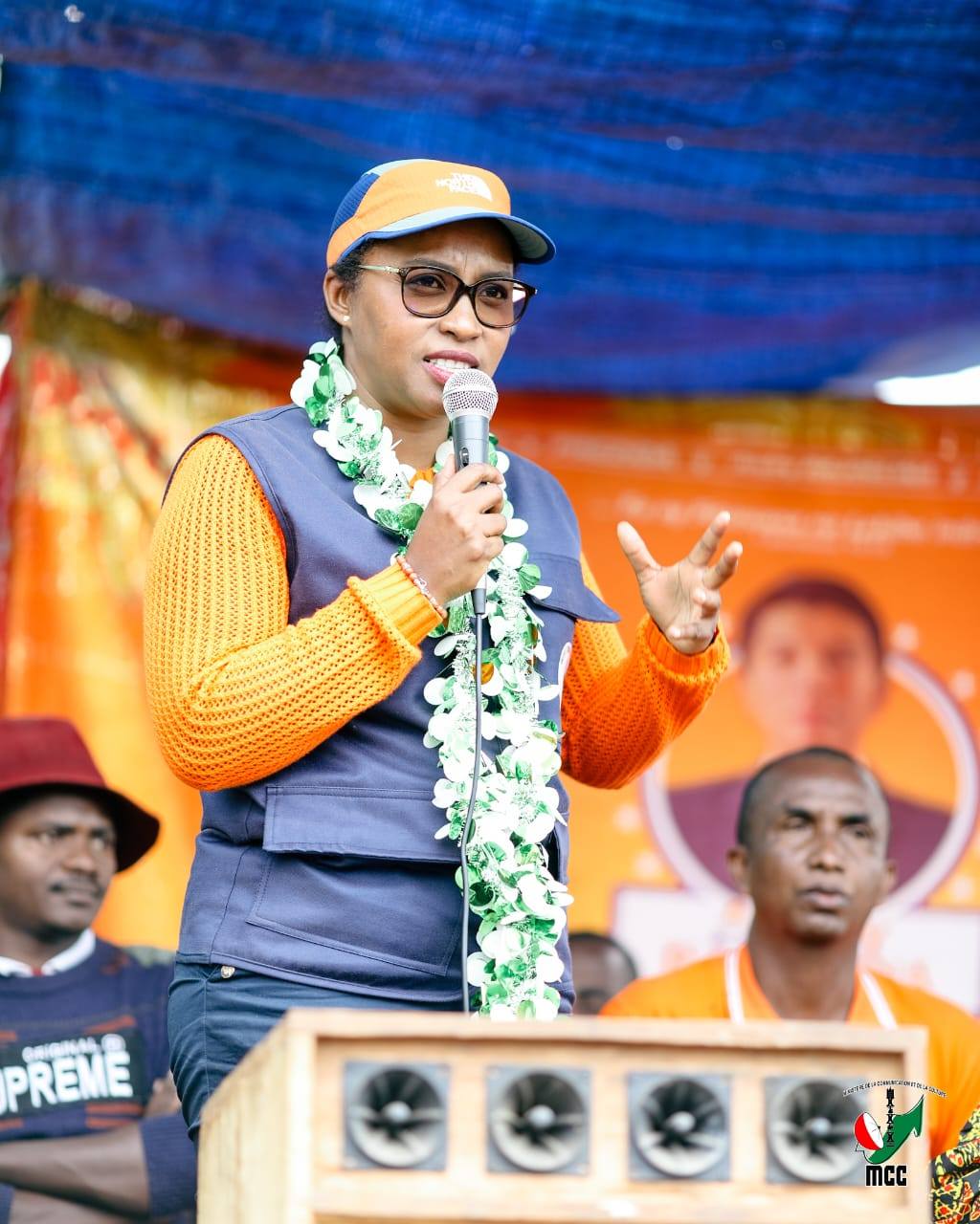 TONGA NIJERY MIVANTANA NY VAHOAKAN' I NOSY VARIKA NY FITONDRAM-PANJAKANA TAMIN' NY ALALAN'NY MINISTRY NY SERASERA SY NY KOLONTSAINA