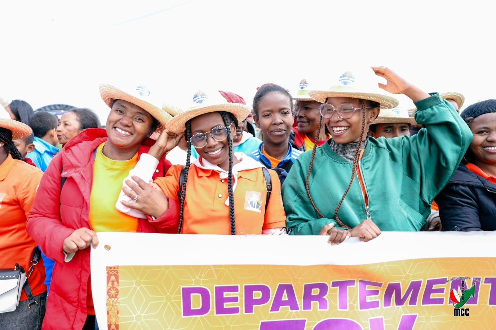 NY FANDAHARAM-POTOANA AN' ANDRIAMATOA FILOHAN' NY REPOBLIKAN' I MADAGASIKARA ANDRY RAJOELINA AMIN' NY FITSIDIHANA ETO AMIN' NY FARITRA MATSIATRA AMBONY