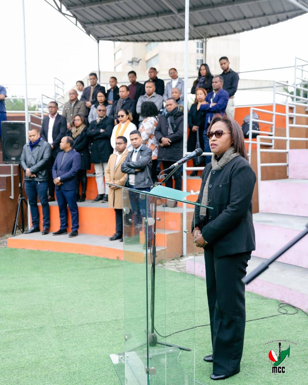 " OFFICIER DE L' ORDRE NATIONAL MALAGASY " IO NO MARI-BONINAHITRA NATOLOTRY NY FILOHAN' NY REPOBLIKA ANDRY RAJOELINA HO FANOMEZAM-BONINAHITRA AN' I SAHONDRAFININA ZANANY, MPIHIRAGASY