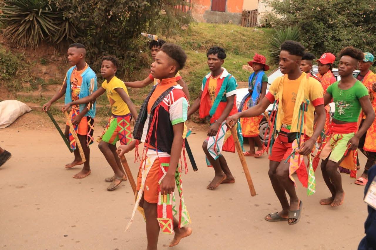 NY DISTRIKAN' AMBOSITRA NO NANDRAY NY ANDIANY FAHA 15 NY VOLAMBETOHAKA