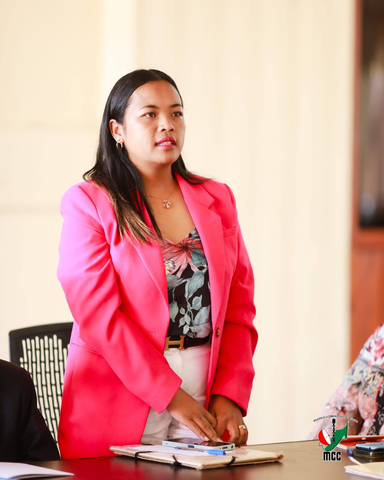 NOTANTERAHINA ANDROANY ZOMA 28 NOVAMBRA 2025 NY FIHAONANA NARAHINA FIVORIANA ARAK'ASA TEO AMIN'NY MINISITRA GASCAR FENOSOA SY IREO TALEM-PARITRY NY SERASERA SY NY KOLONTSAINA