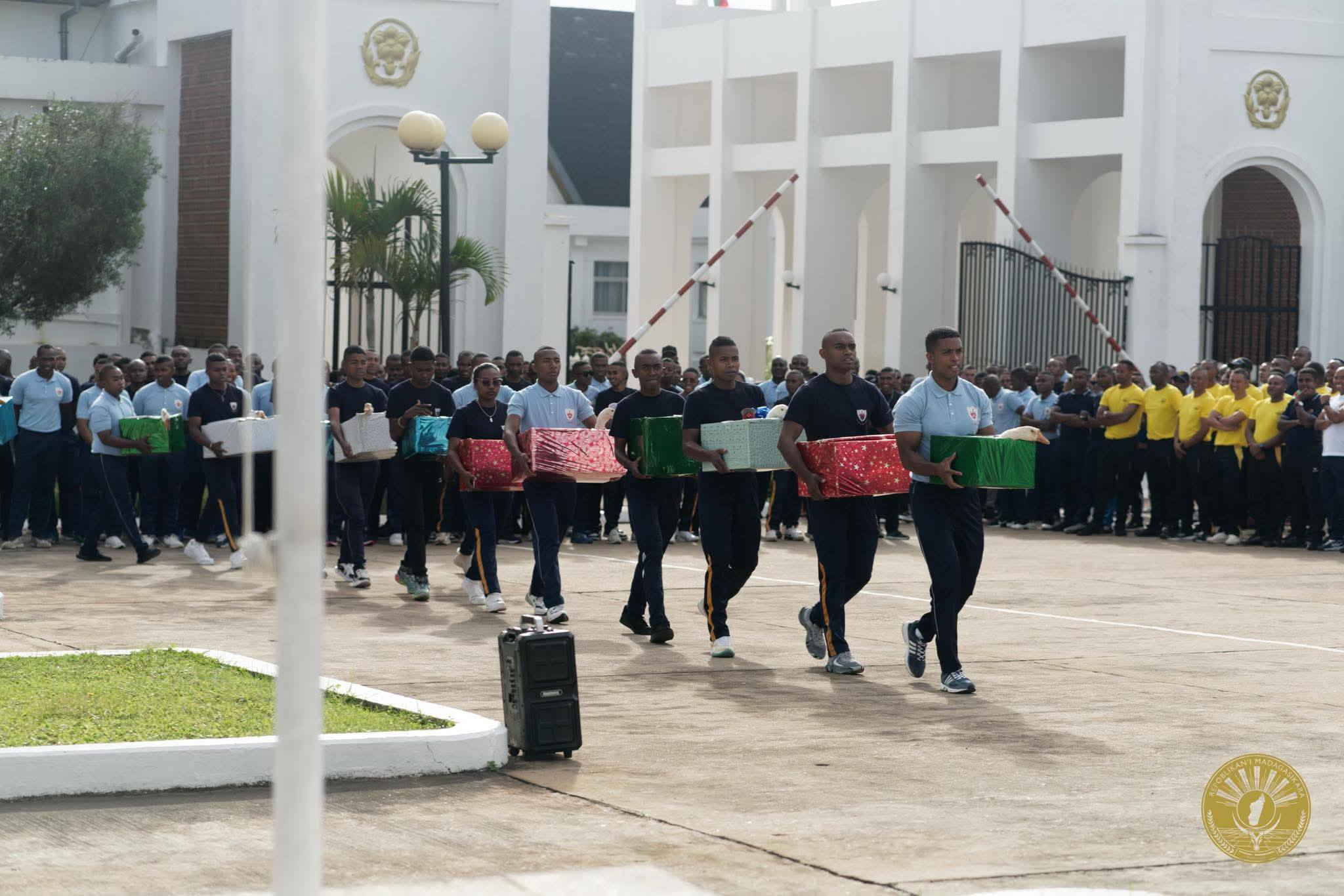 NY MANAMBONINAHITRA IZAO NO ANTENAIN' NY VAHOAKA