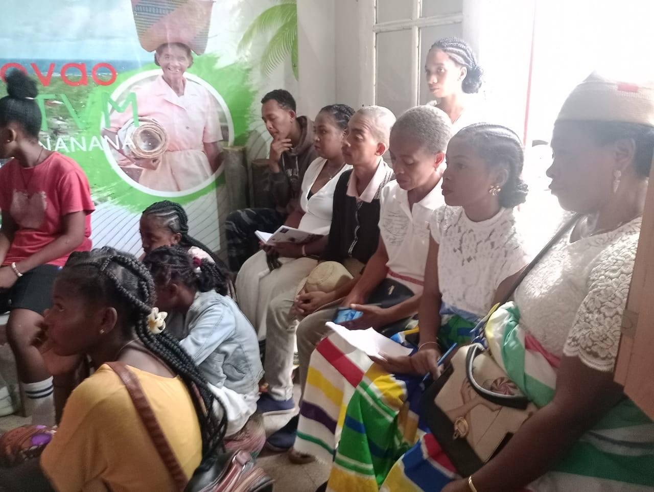 FOMBAN-DRAZANA ATSIMO ATSINANANA SY FAMPIROBOROBOANA NY ZAVA-KANTO, NIARA-NIDINIKA TAMIN' IREO AMPANKAJA SY MPANAKANTO NY TALE JENERALIN' NY KOLONTSAINA