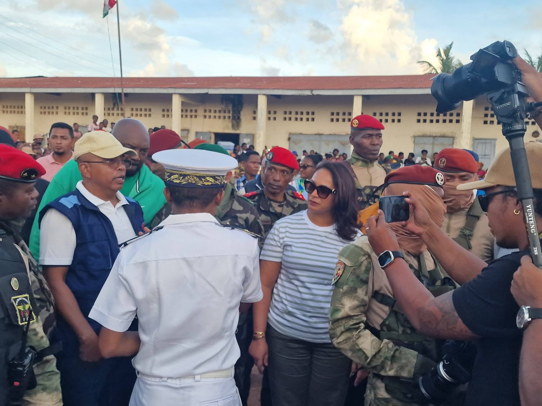 IARA-MISALAHY AMIN' IREO TOMPON' ANDRAIKITRA ISAN' AMBARATONGANY MANAO NY FAMERENANA AMIN' NY LAONINY NY FIAINAM-BAHOAKA SY NY FANARENANA NY TAKAITRA NAVELAN' NY RIVODOZA FYTIA NY FILOHA RANDRIANIRINA MICHAEL