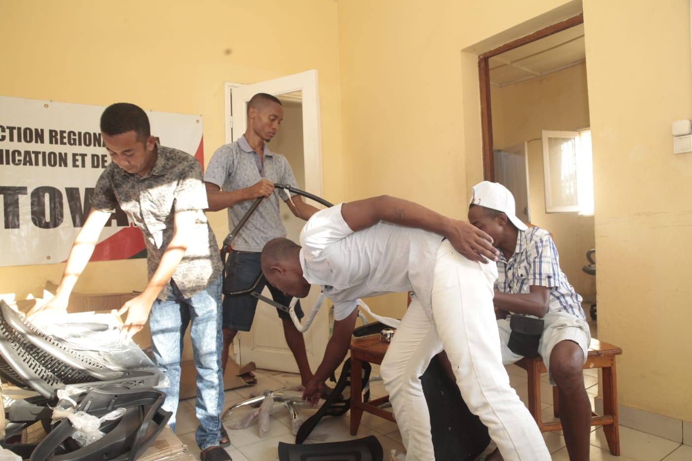 MANATSARA HATRANY IREO FITAOVAN-TSERASERA ENTI-MIASA NY MINISTERAN' NY SERASERA SY NY KOLONTSAINA MBA HAHATOMOMBANA NY FAMPITAM-BAOVAO AVY NY IFOTONY