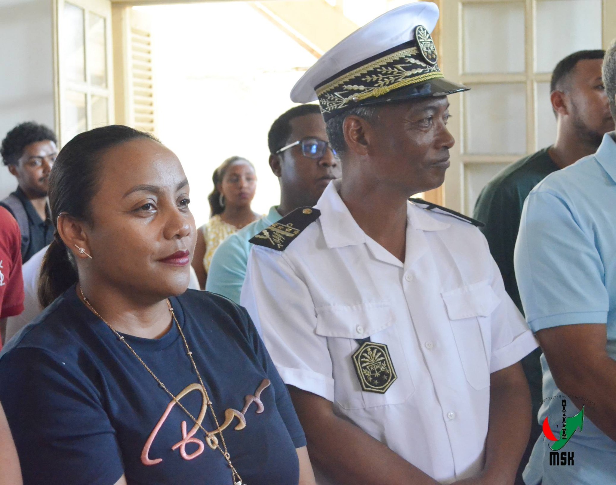 NIVIMBINA IZAY VOATSIRAMBIN' NY TANANY NY MINISTERAN' NY SERASERA SY NY KOLONTSAINA HANAMAIVANANA NY VESATRY NY RIVODOZA GEZANI