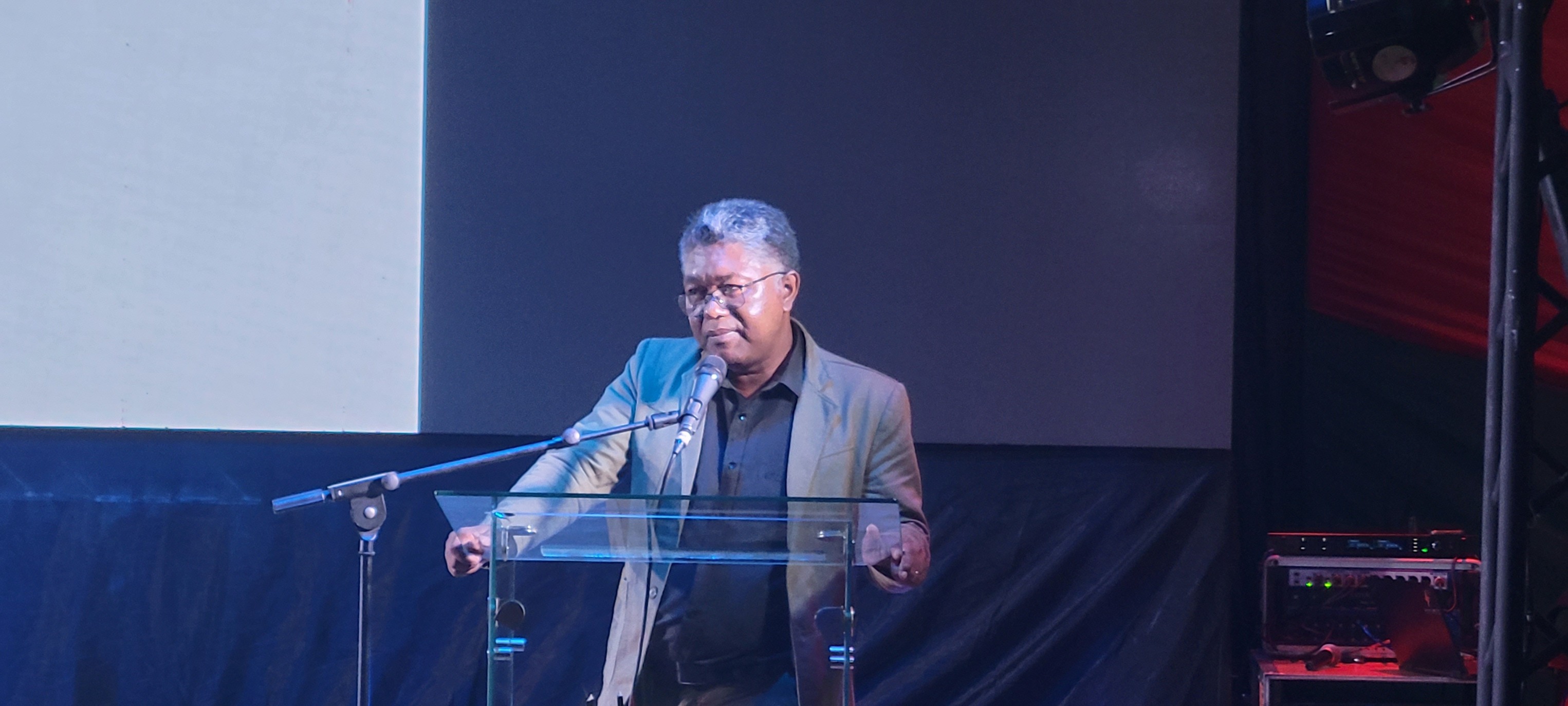 SARIMIHETSIKA MALAGASY : EFA MIHAMATIHANINA ANKEHITRINY