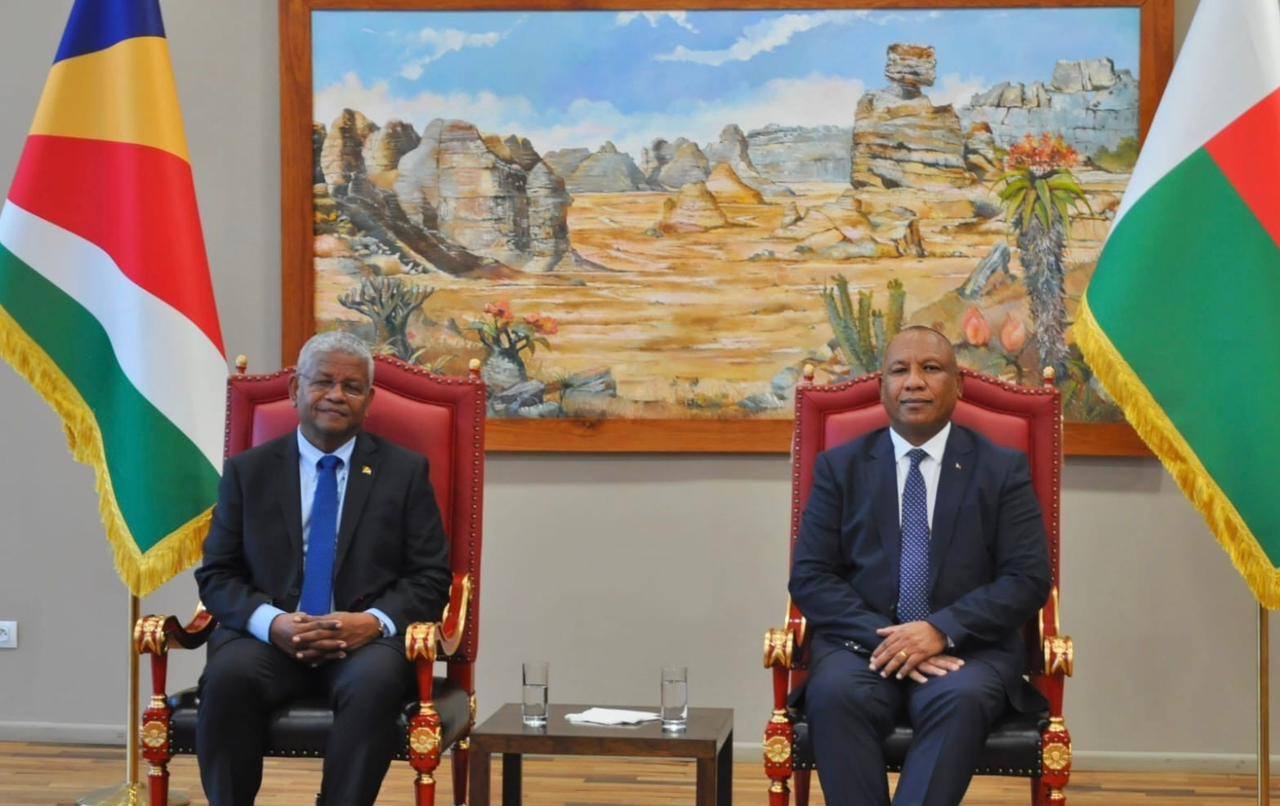 MIGADONA ETO MAGADASIKARA NY FILOHAN' NY REPOBLIKAN' I SEYCHELLES SY RAMATOA VADINY