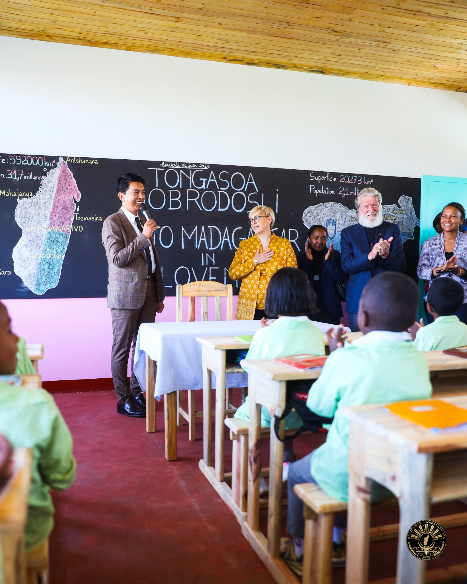 FENO FIHETSEM-PO NY ANDRO FAHAROAN' NY FITSIDIHANA ARA-PANJAKANA ATAON' NY FILOHA NATASA PIRC MUSAR ETO AMINTSIKA