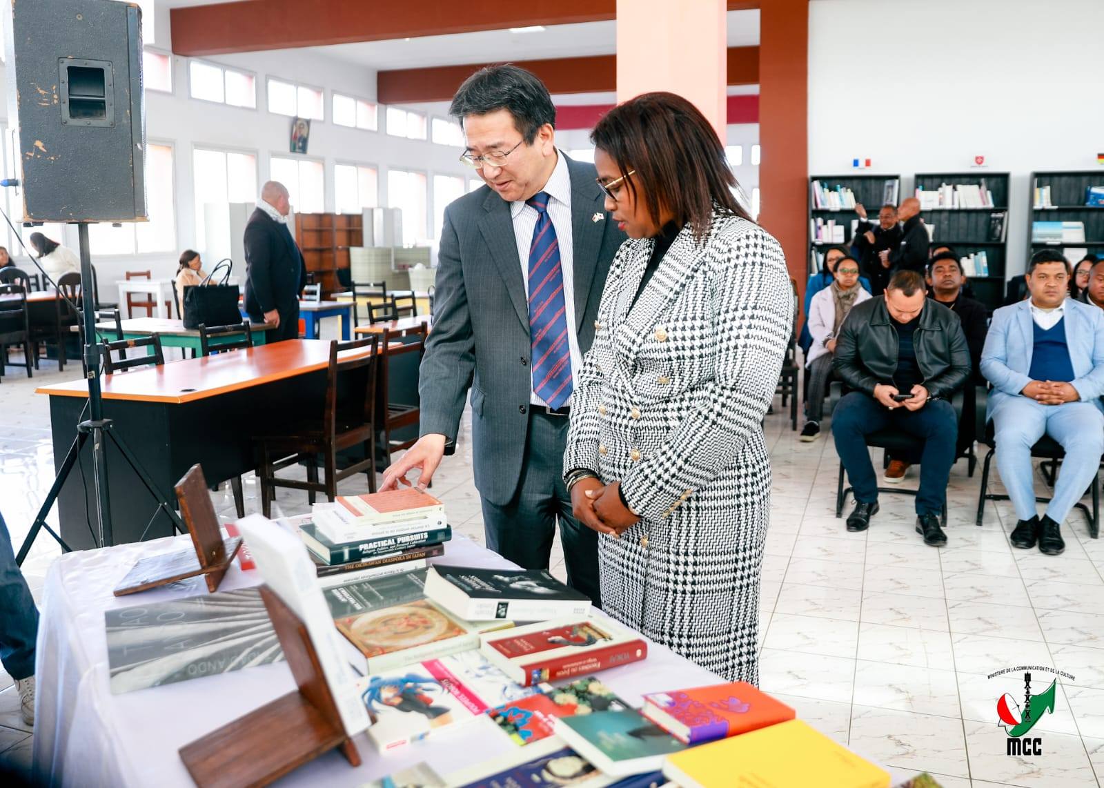 TSY FANOMEZANA TSOTRA FOTSINY IHANY NY LANONANA FANOLORANA BOKY FA FANEHOANA FASAKAIZANA, FIARAHA-MIASA ARY FITOKISANA LALINA