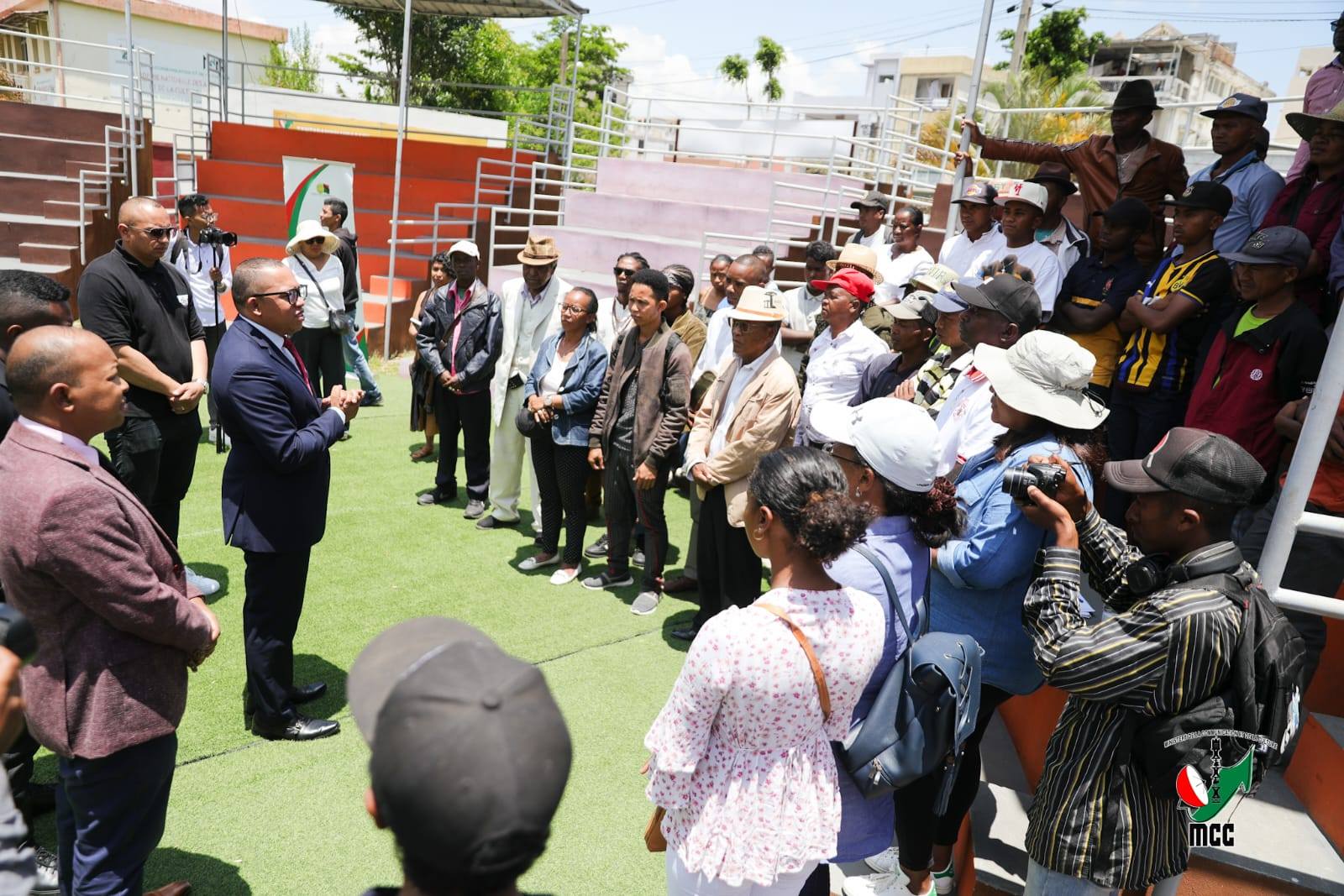 FAKAN-KEVITRA ARA-KOLONTSAINA