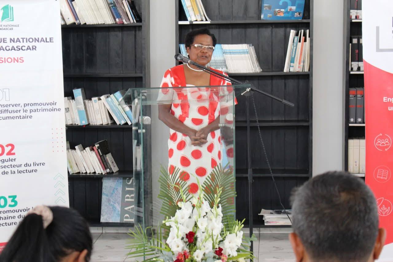 FAMPAHAFANTARANA ILAY TANTARA FORONINA "DEUX COEURS DANS MON CORPS"