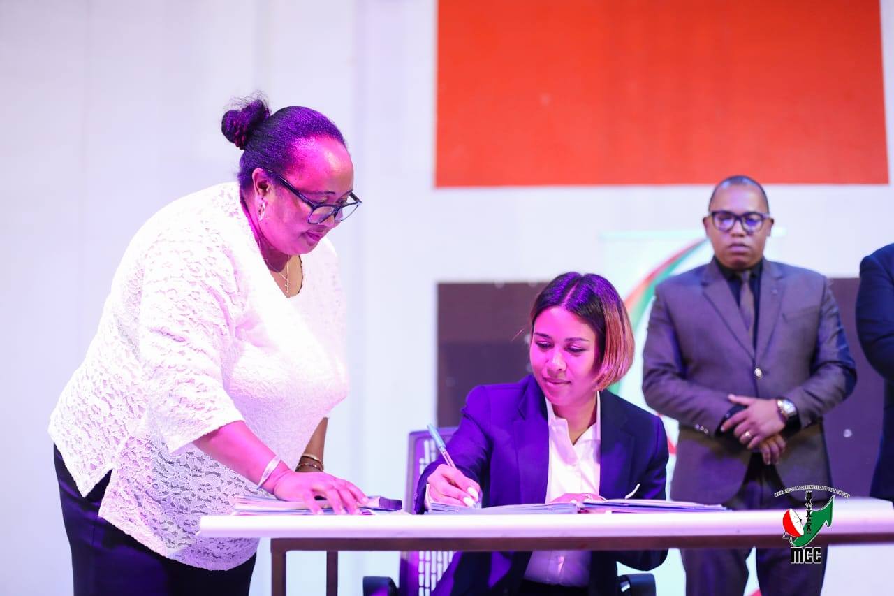 TONTOSA ANDROANY IHANY KOA NY FAMINDRAM-PAHEFANA TEO AMINA TOMPON' ANDRAIKITRA AMBONY MIISA TELO VOATENDRY ETO ANIVON' NY MINISTERAN' NY SERASERA SY NY KOLONTSAINA ARAKA NY FILAN-KEVITRY NY MINISITRA NY ALAROBIA 19 NOVAMBRA 2025