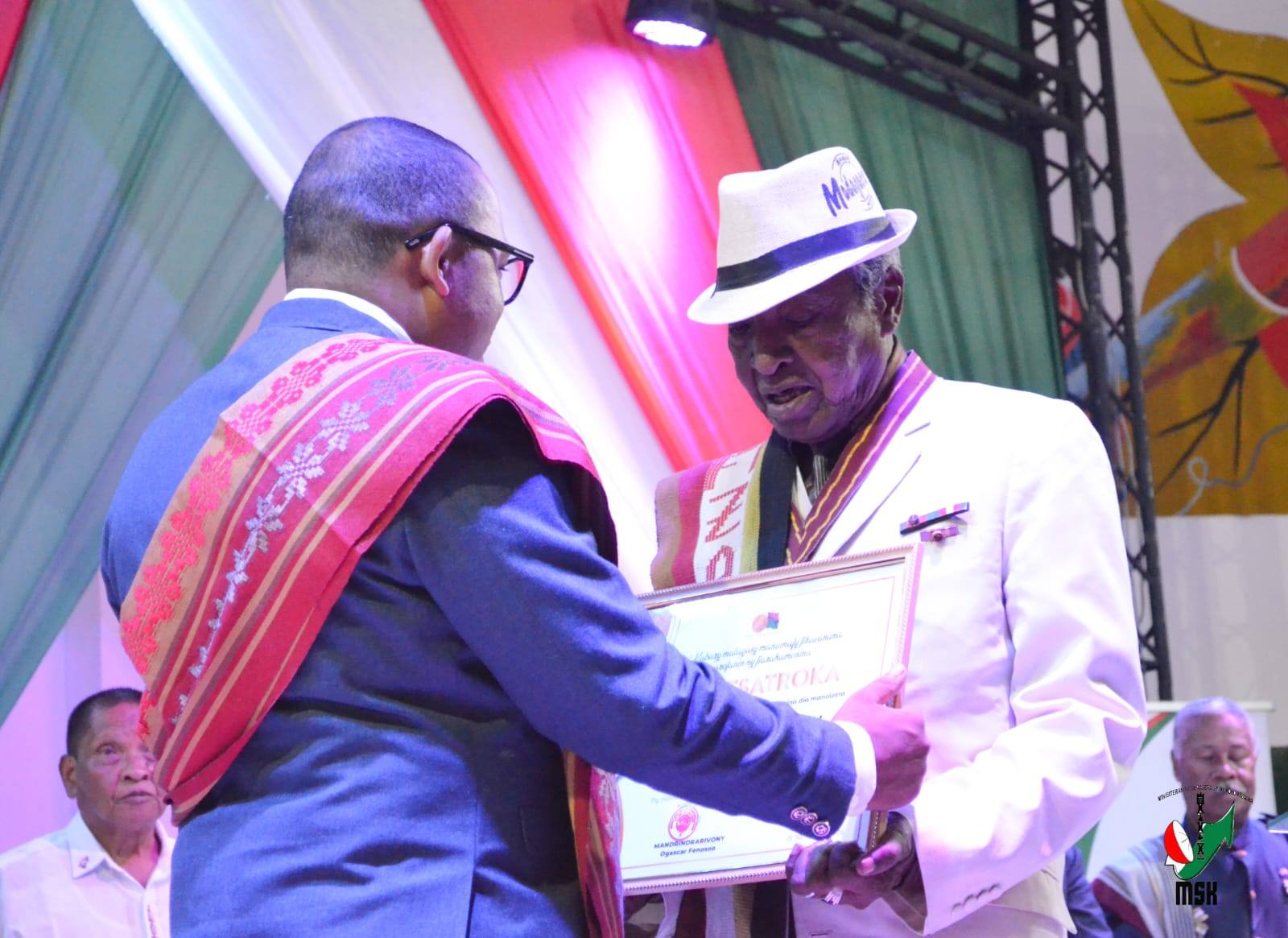 " POA-TSATROKA" ENDRIM-PANKASITRAHANA MANOKANA AVT AMIN' NY MINISITRA HO AN' IREO NAHAVITA BE TEO AMIN' NY SEHATRY NY KABARY SY NY KOLONTSAINA