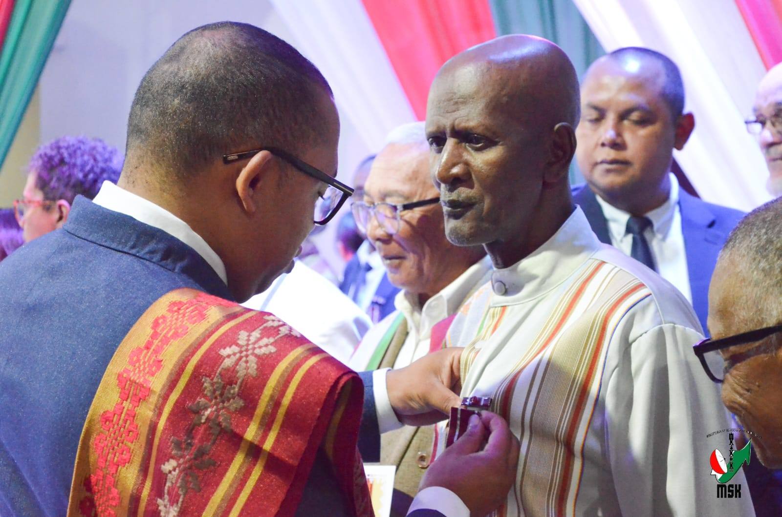 HANAO ADISISIKA HAHAZOAN' NY MPIKABARY MALAGASY MARI-PAHAIZANA ARA-PANJAKANA MISY TOMBOKASE MENA NY MINISITRA GASCAR FENOSOA