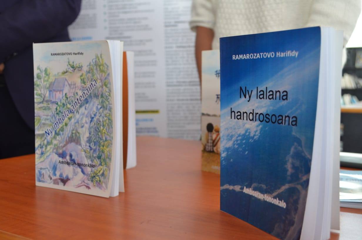 NAMPAHAFANTARIN' NY MINISTERAN' NY SERASERA SY NY KOLONTSAINA AN' IREO MPIANATRA NY ASA SY ANDRAIKITRY NY TRANOMBOKIM-PIRENENA