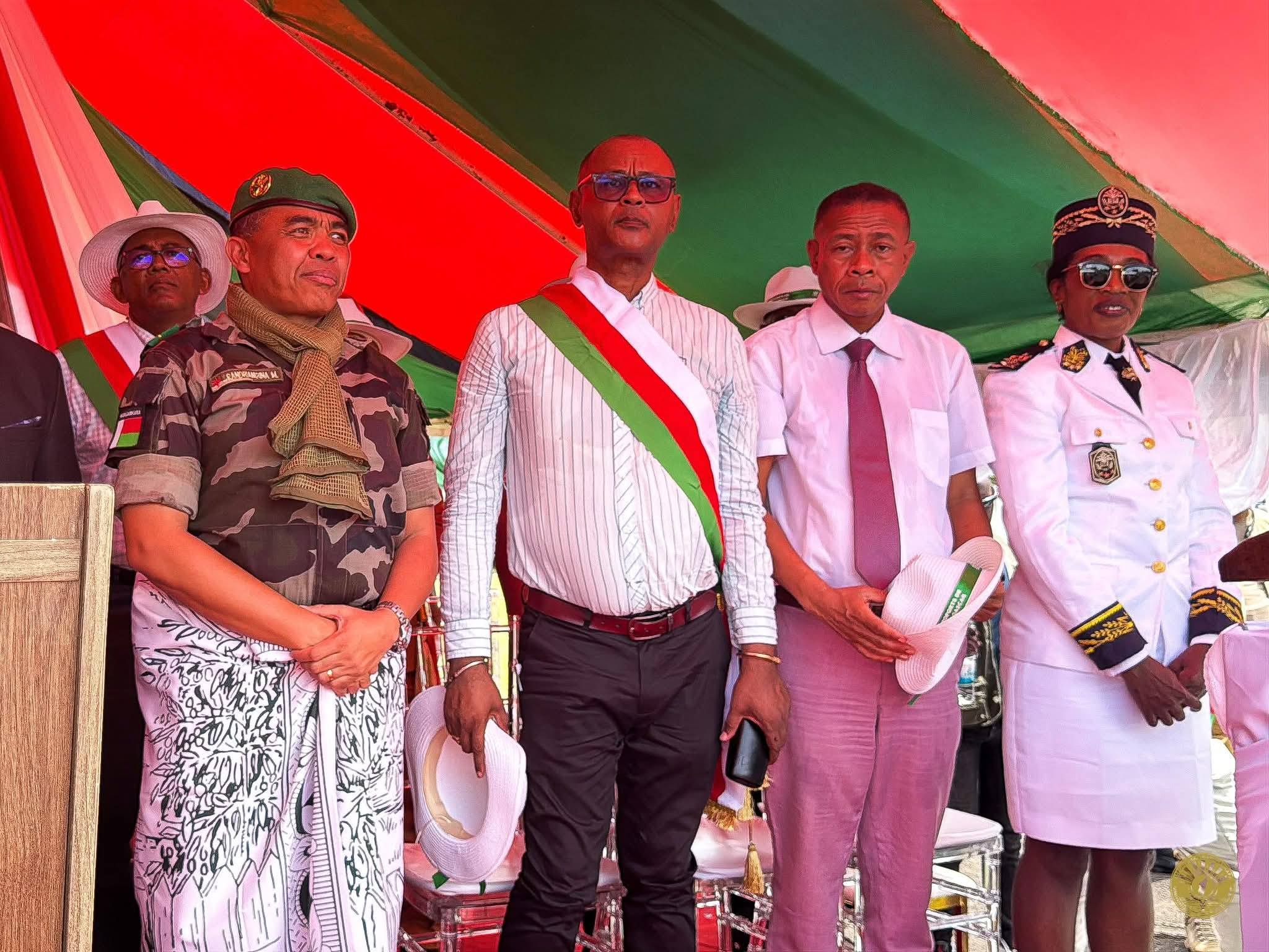 NAVERIN' NY KOLONELY RANDRIANIRINA MICHAEL NY SIDINA MAMPIFANDRAY AN' I ANTALAHA AMIN' NY FARITRA ATSINANANA REHEFA NIATO NANDRITRA NY 10 TAONA