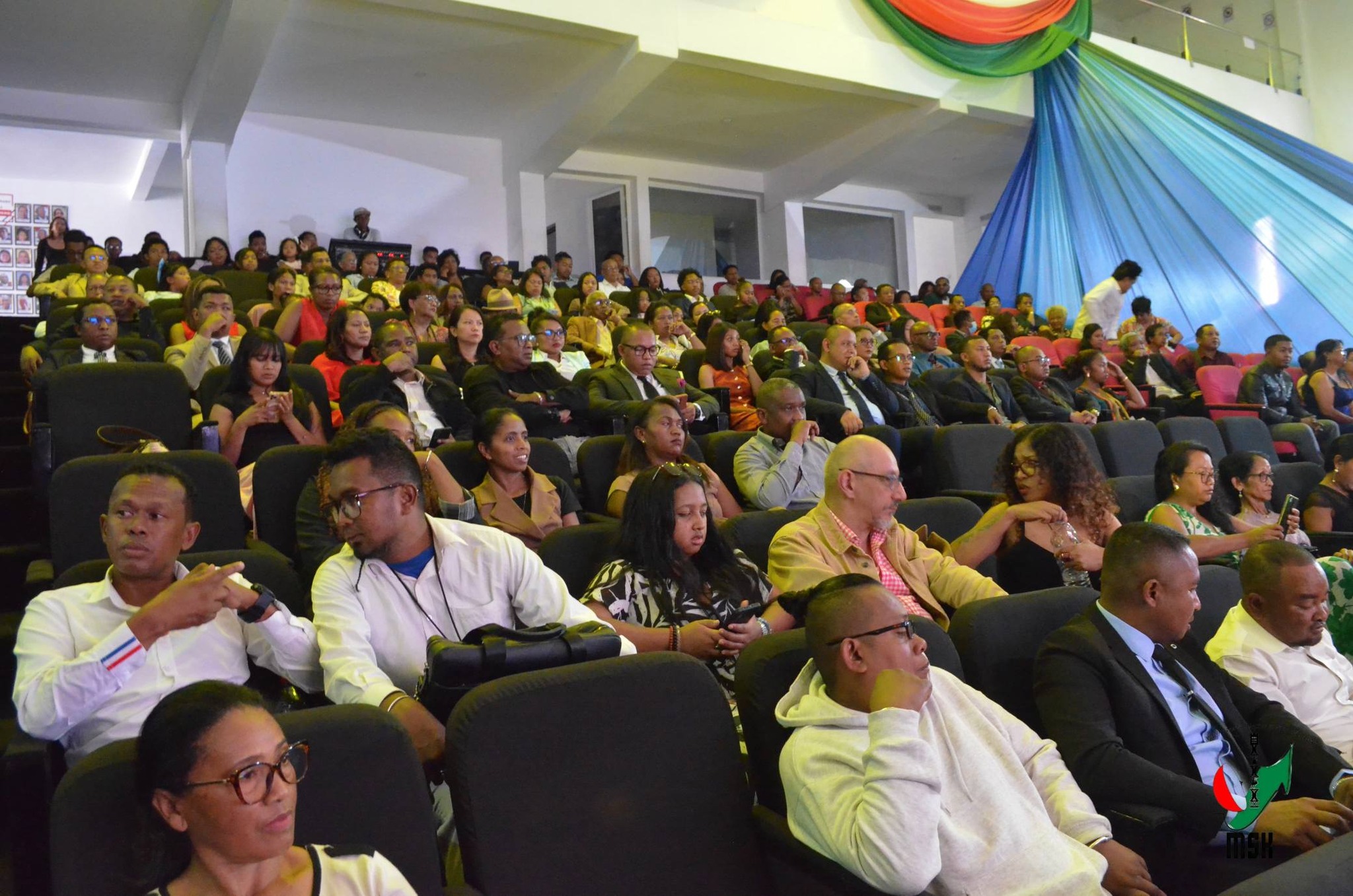 MITANA ANJARA ANDRAIKITRA GOAVANA AMIN'NY FIKOLOKOLOANA SY FANANDRATANA NY KOLONTSAINA MALAGASY NY MPIKARAKARA FAMPISEHOANA MATIHANINA