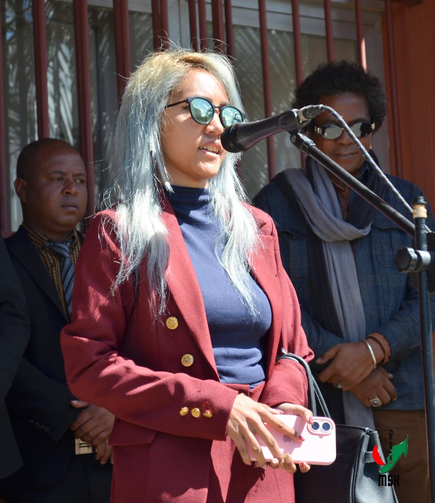 FANANGANAN-TSAINA FANAO ISAKY NY VOALOHAN' NY VOLANA