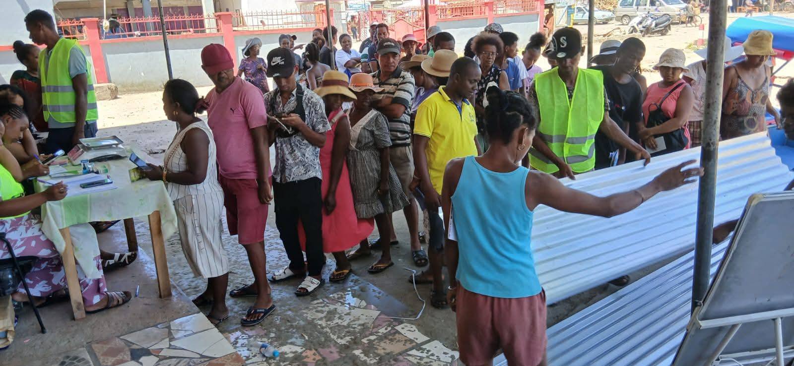 NANOMBOKA NY FIVAROTANA TAFO SY FANITSO AMIN' NY VIDINY MIRARY HO AN' NY MPONIN' I TOAMASINA MBA HANARENANA HAINGANA NY TAKAITRA NAVELAN'NY RIVODOZA GEZANI