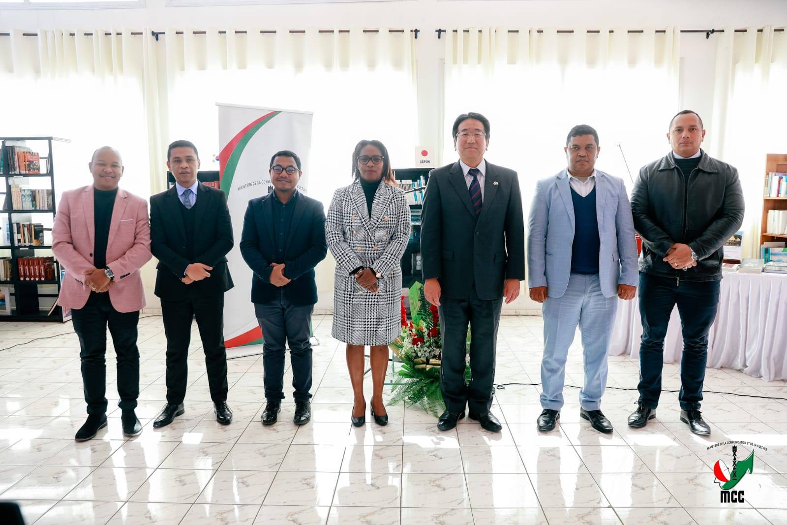 TSY FANOMEZANA TSOTRA FOTSINY IHANY NY LANONANA FANOLORANA BOKY FA FANEHOANA FASAKAIZANA, FIARAHA-MIASA ARY FITOKISANA LALINA