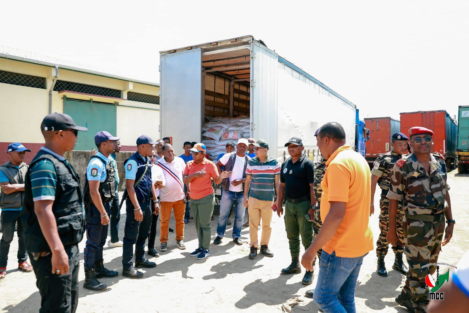 EFA TONGA ANY MANANJARY NY VARY 100 TAONINA SY NY KOJAKOJA MARO AVY AMIN' ANDRIAMATOA FILOHAM-PIRENENA ANDRY RAJOELINA