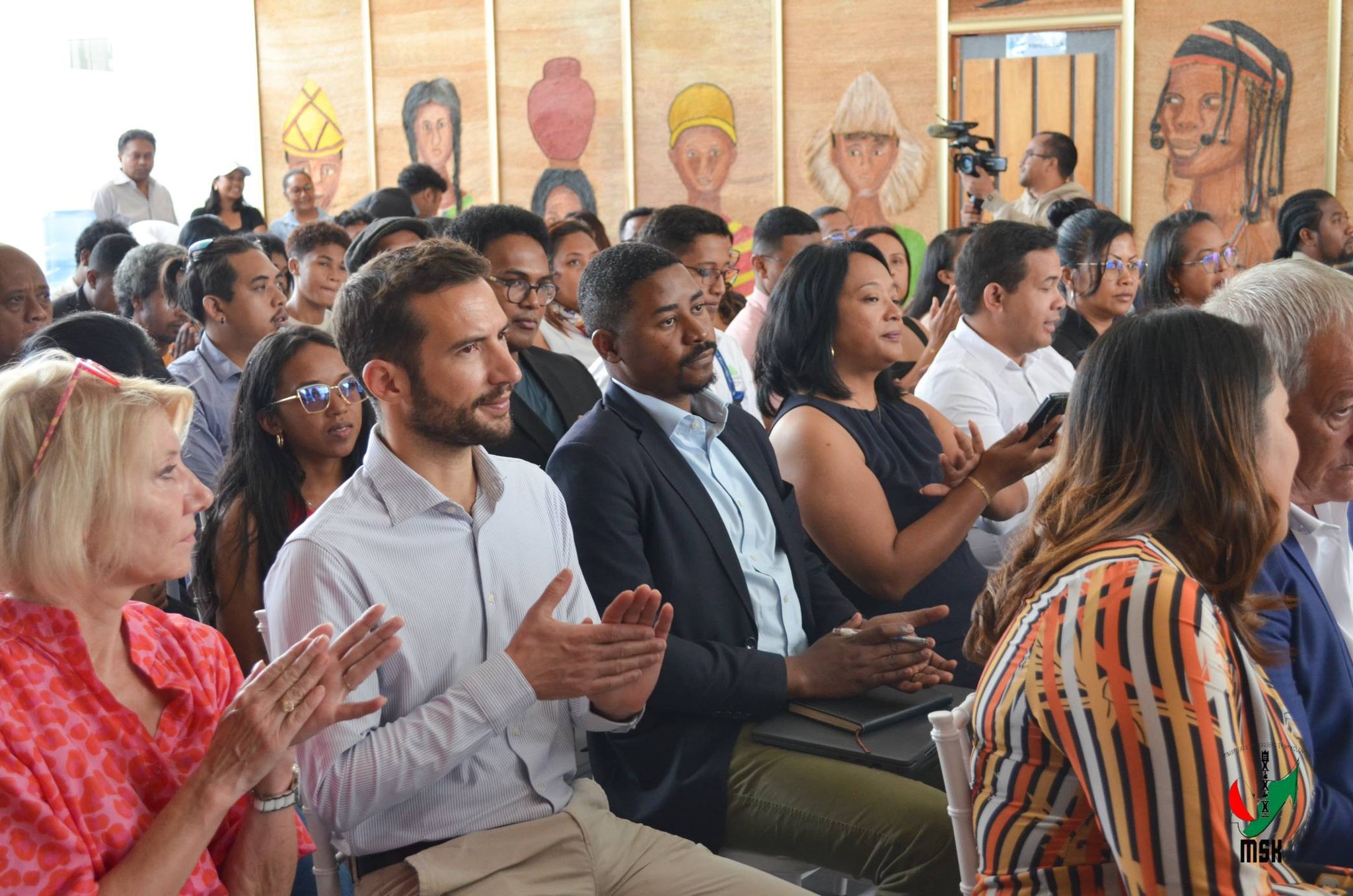 AER' AEROPORT FIFANINANANA ARA-JAVAKANTO MANEHO NY MAHA IZY NY MALAGASY EO AMIN' NY SEHATRY NY FITATERANA ANA HABAKABAKA