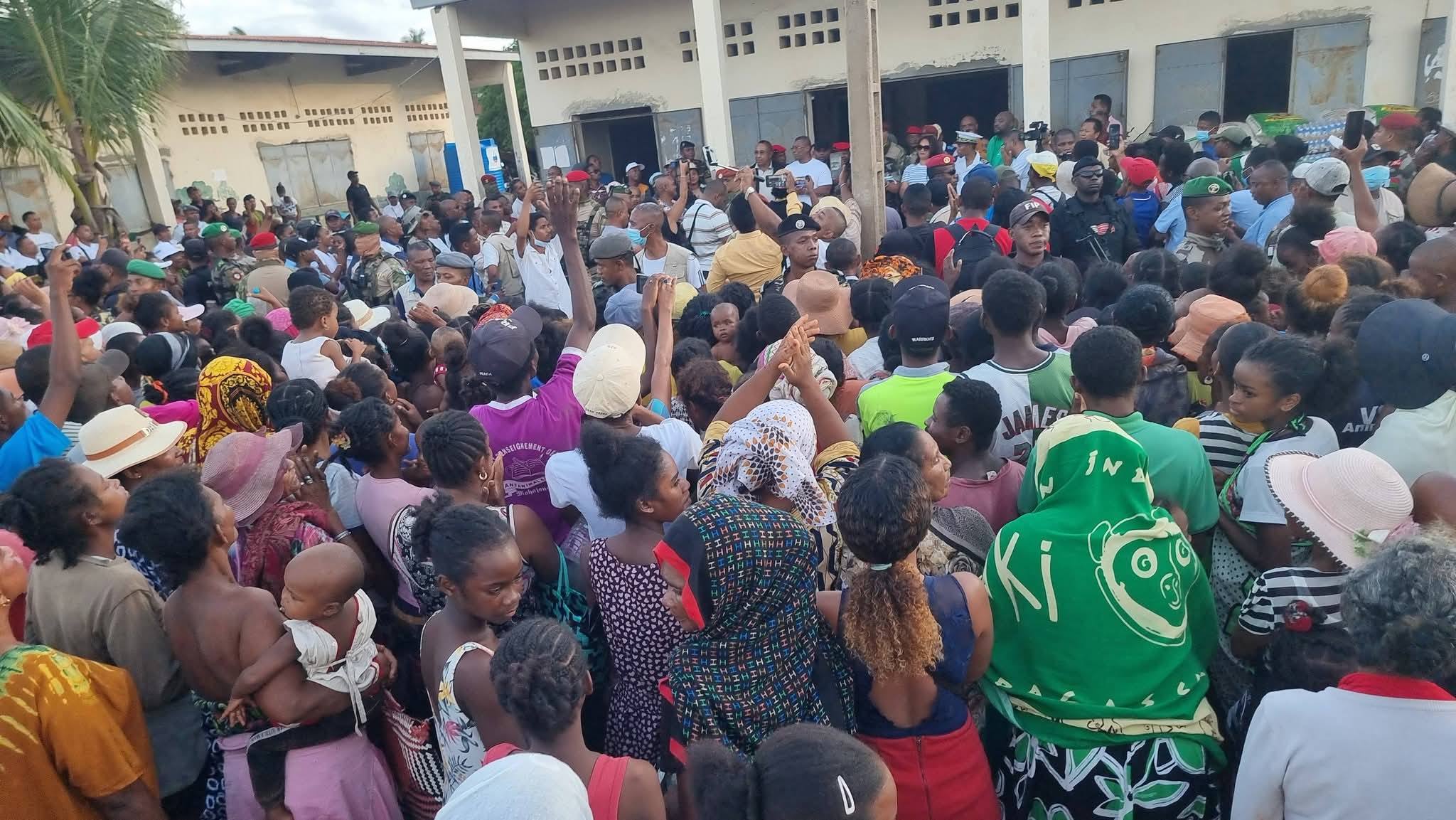 IARA-MISALAHY AMIN' IREO TOMPON' ANDRAIKITRA ISAN' AMBARATONGANY MANAO NY FAMERENANA AMIN' NY LAONINY NY FIAINAM-BAHOAKA SY NY FANARENANA NY TAKAITRA NAVELAN' NY RIVODOZA FYTIA NY FILOHA RANDRIANIRINA MICHAEL