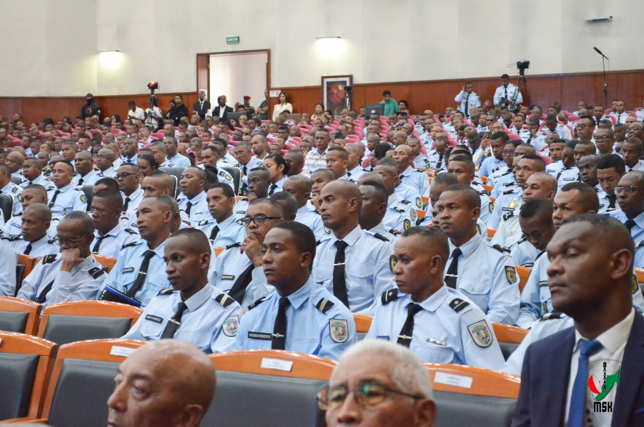 FIKAONANDOHA HO FANAVAOZANA NY ZANDARIMARIAM-PIRENENA