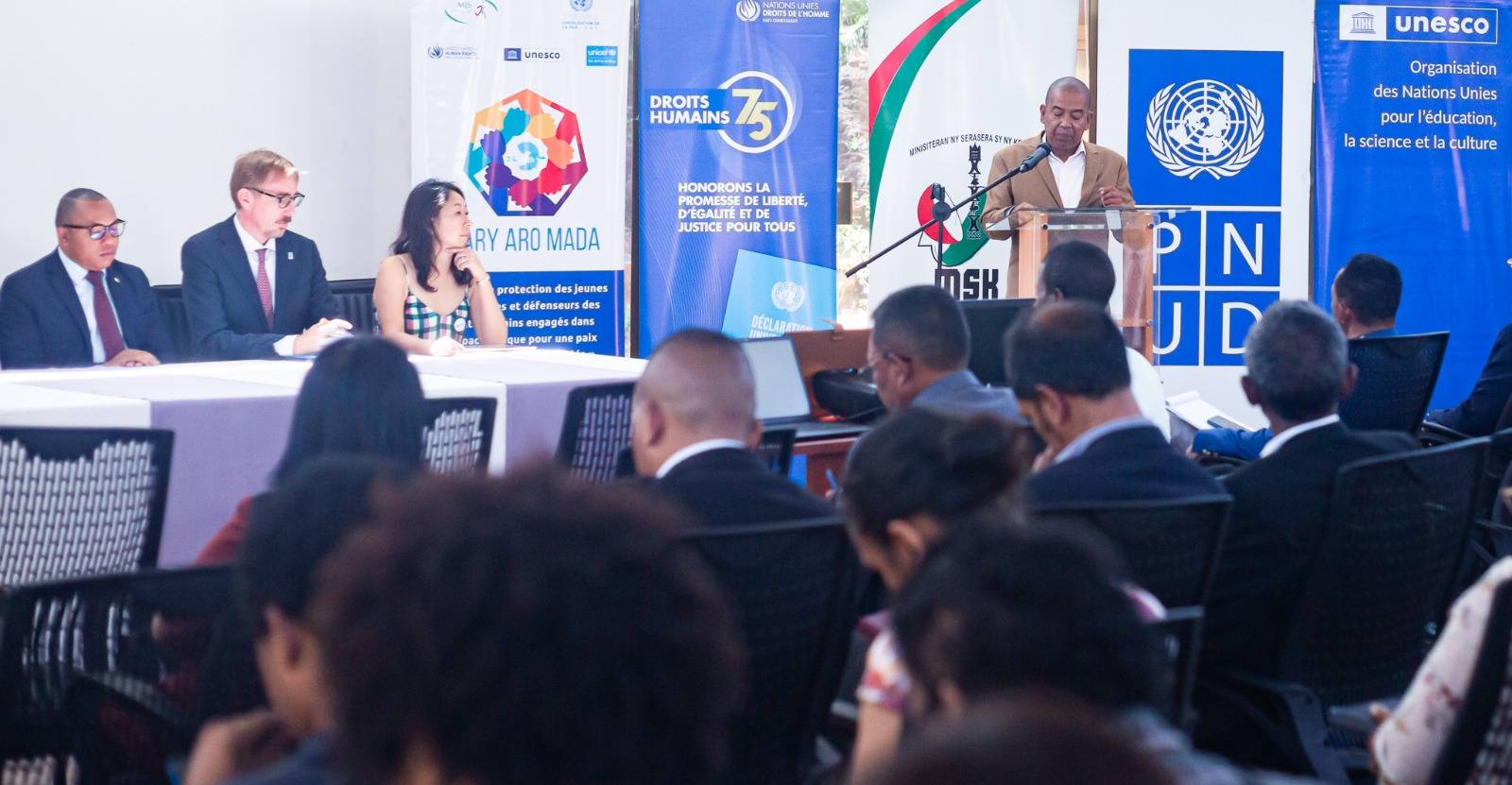 ATRIKASA FANOMBOHAN' NY TETIKASA MOMBA NY FAHALALAHANA MANEHO HEVITRA, IREO FITAOVAN-TSERASERA VAOVAO, FAMPIROBOROBOANA NY ORINASAN-TSERASERA MALALAKA, MAHALEOTENA SY MAROLOKO