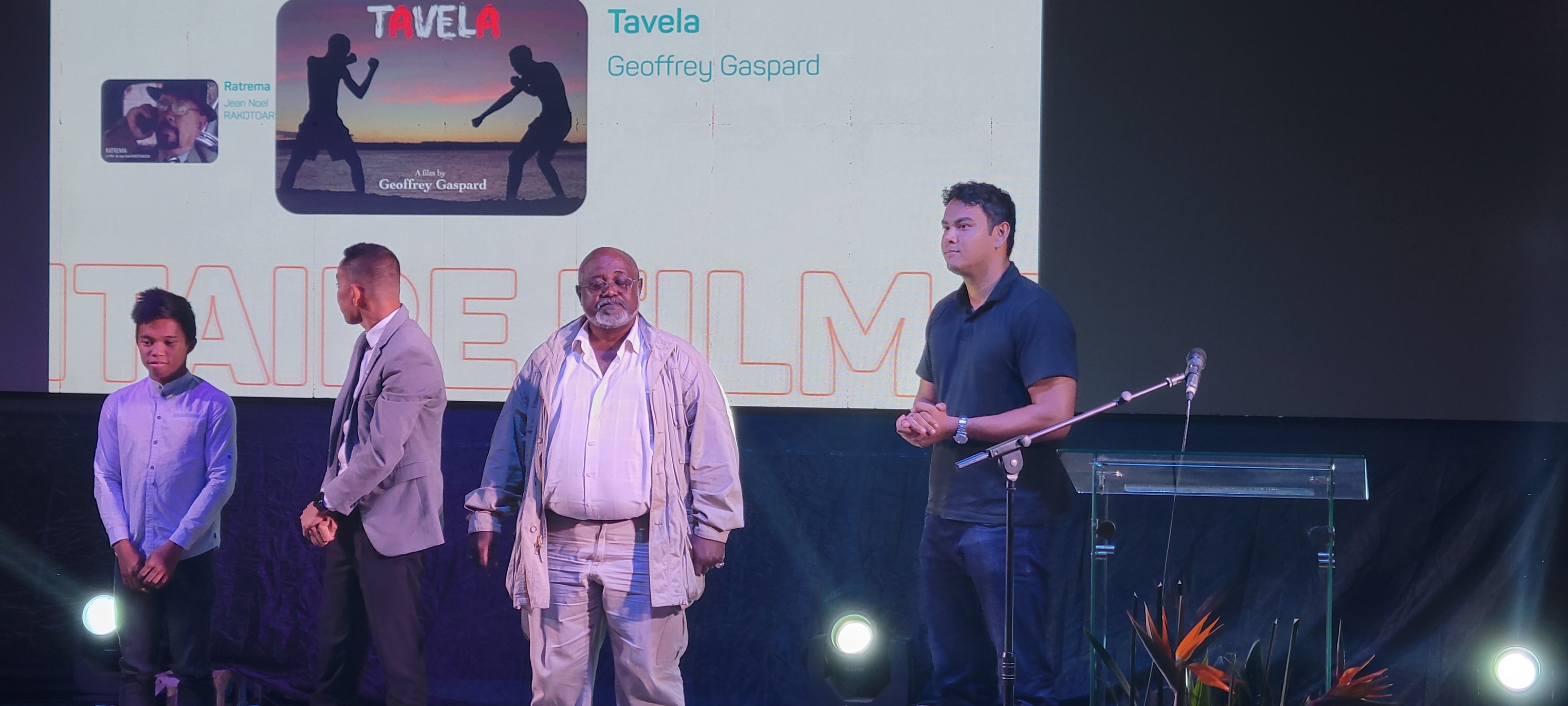 SARIMIHETSIKA MALAGASY : EFA MIHAMATIHANINA ANKEHITRINY