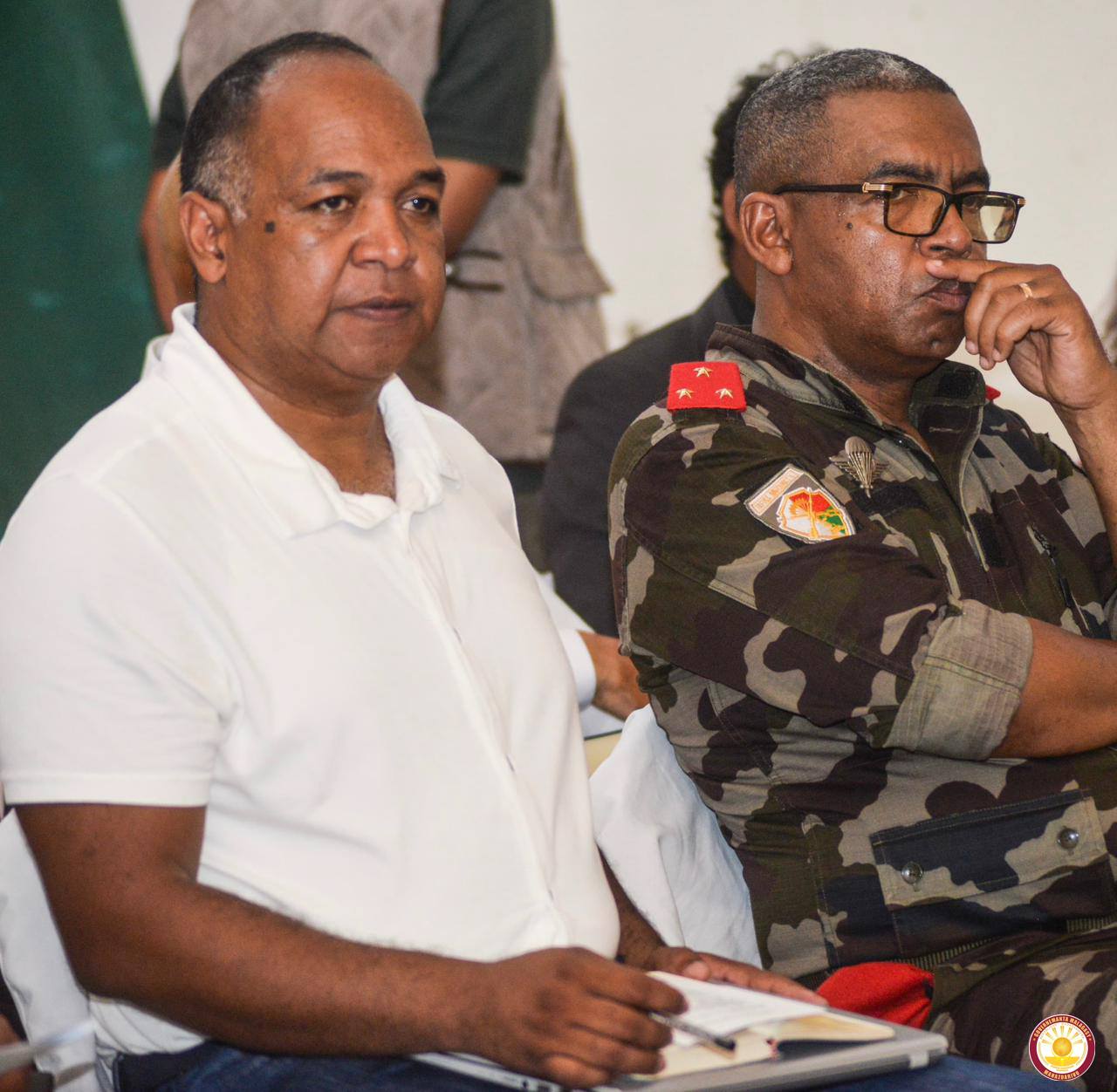 BASE TOLIARA VONONA HIFANOME TANANA NY RAY AMAN-DRENY SY NY MPANAO POLITIKA ATY AN-TOERANA HO AN' IO TETIKASA IO