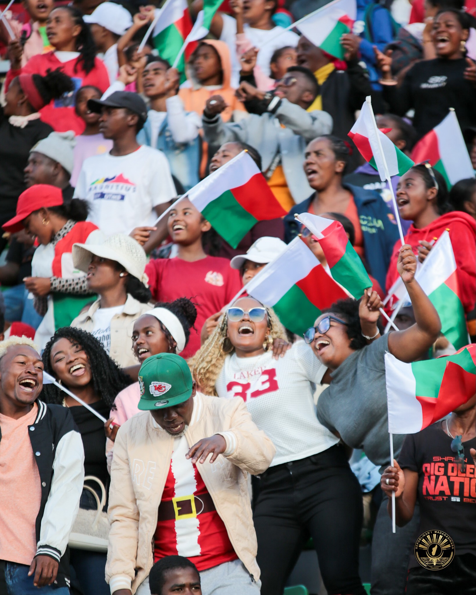 MANAN-DANJA MANOKANA HO AN' NY FIRENENA IZAO FAHA-65 TAONA NIVERENAN' NY FAHALEOVANTENA IZAO